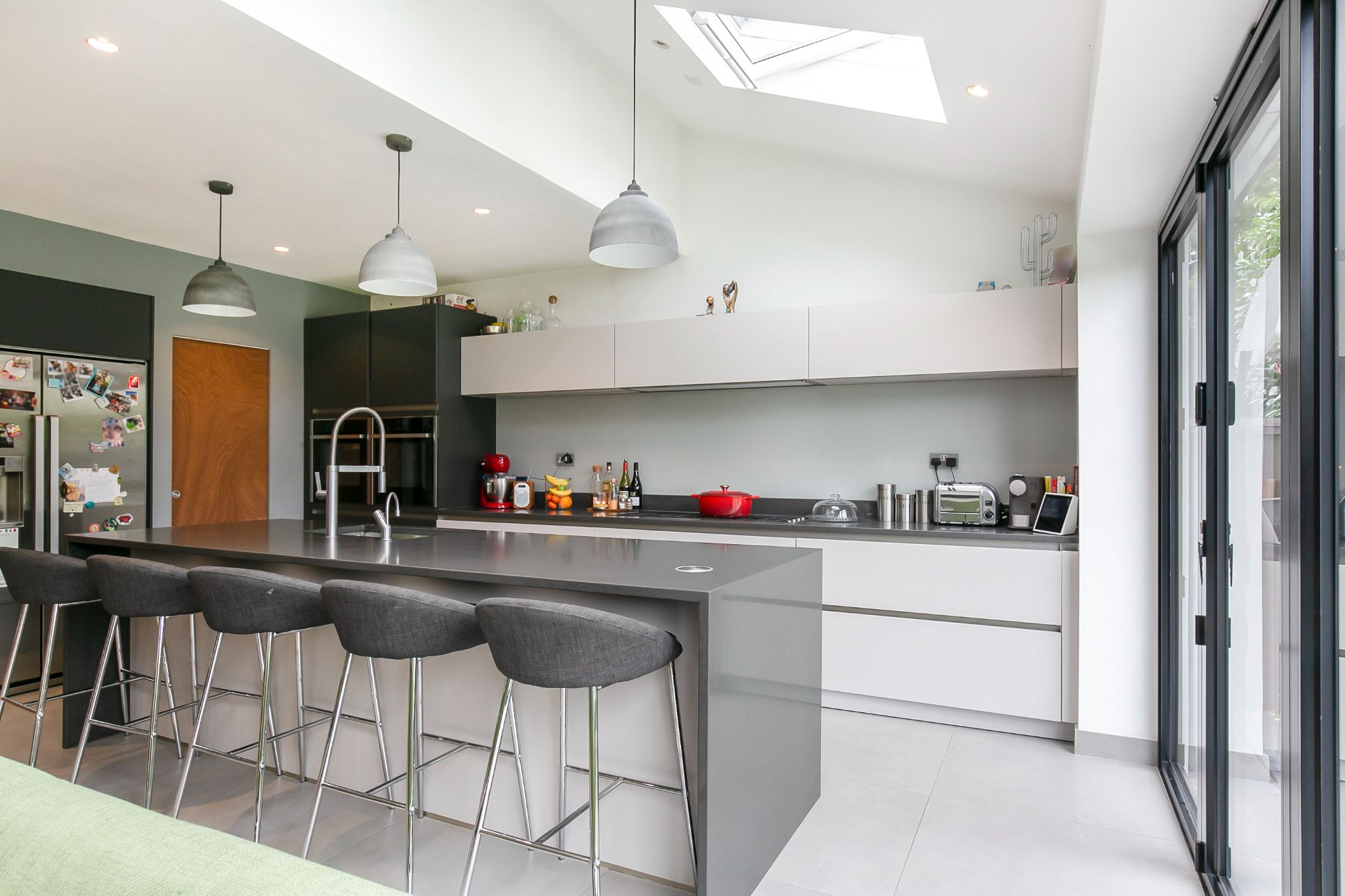 4 bedroom semi-detached house Sale Agreed in Barnet - Photograph 24