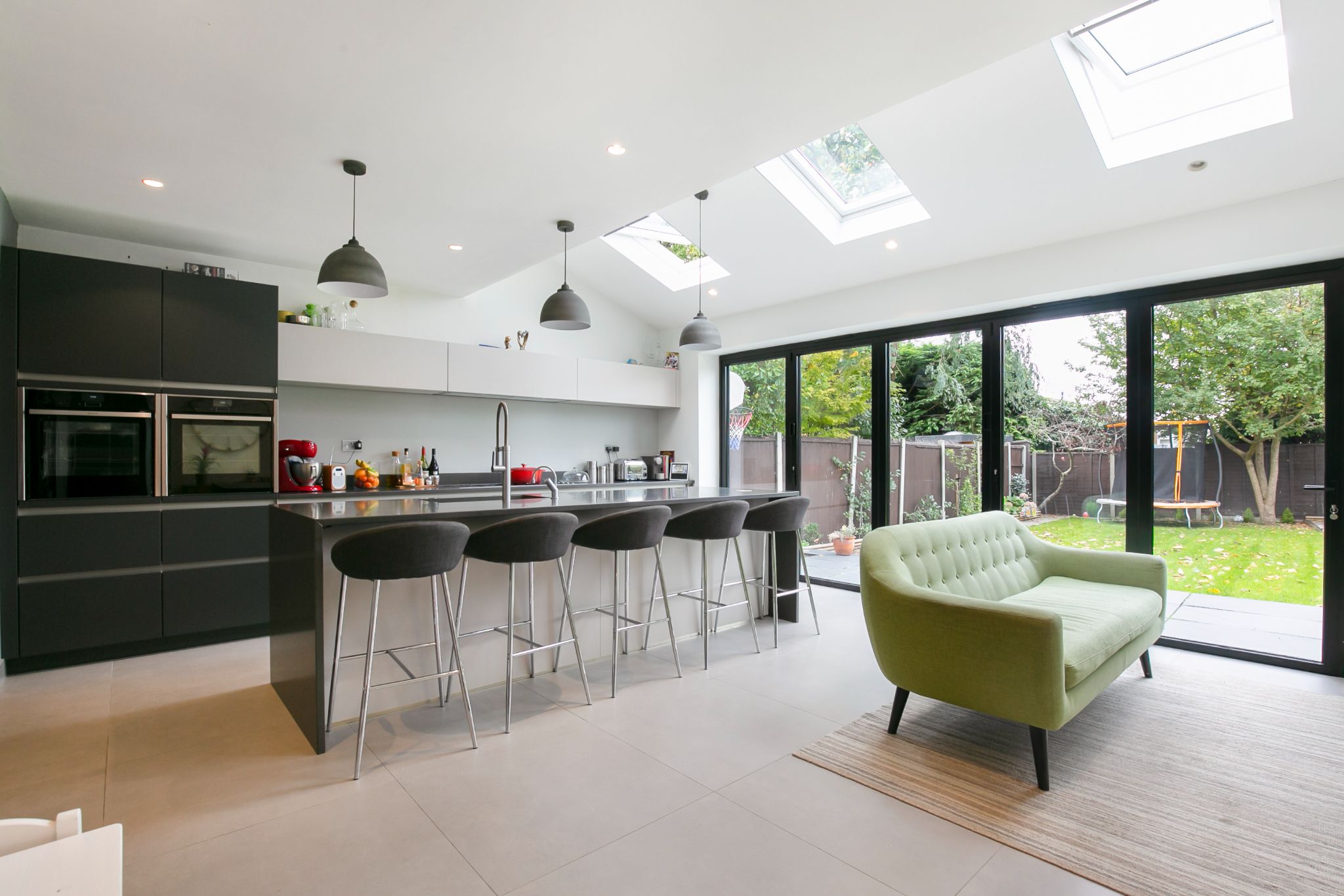 4 bedroom semi-detached house Sale Agreed in Barnet - Photograph 20
