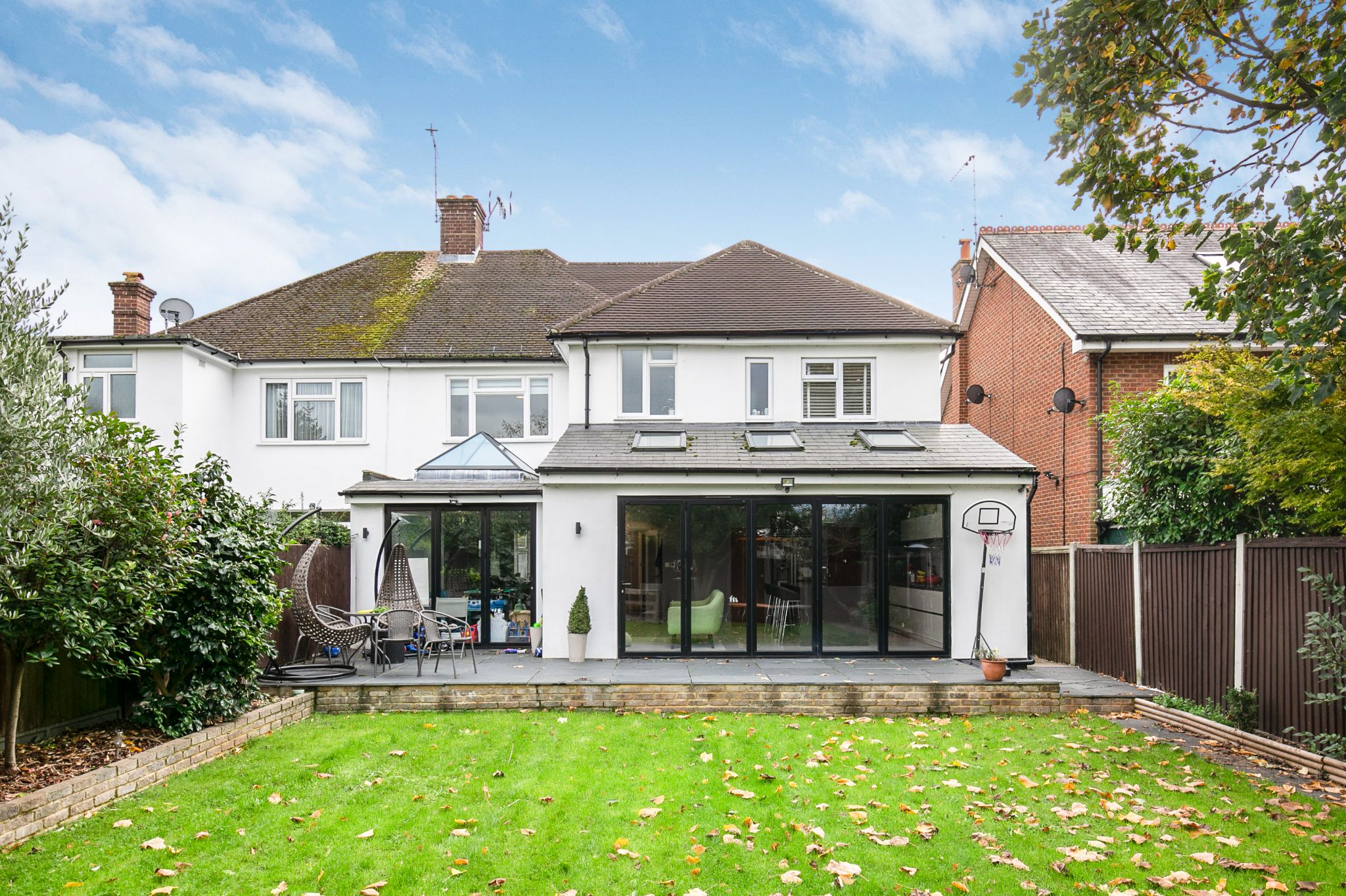 4 bedroom semi-detached house Sale Agreed in Barnet - Photograph 28