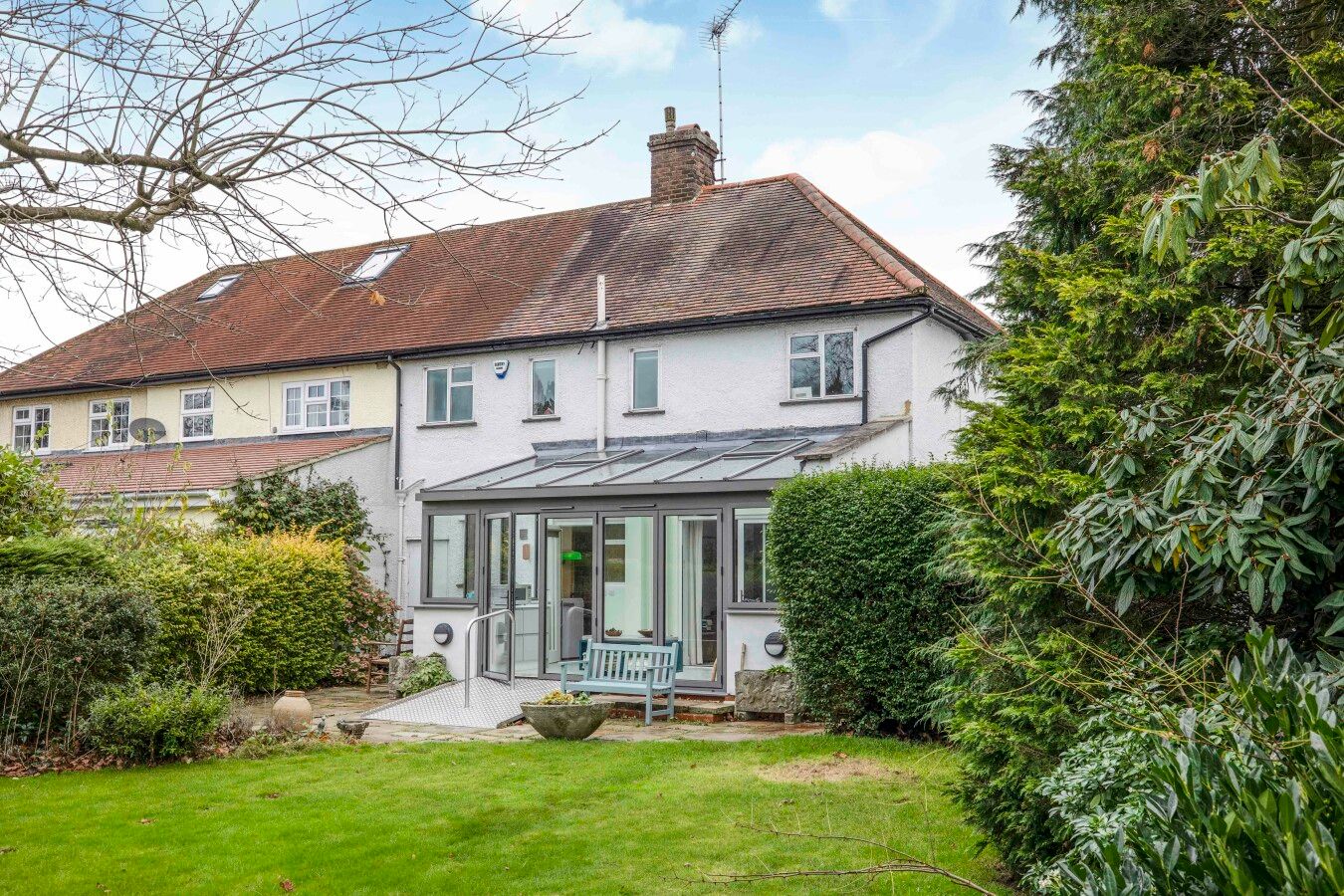 3 bedroom semi-detached house Sale Agreed in North Mymms - Photograph 17