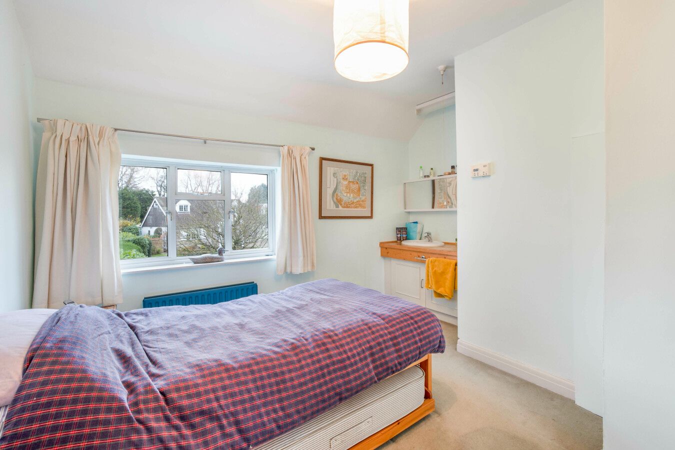 3 bedroom semi-detached house Sale Agreed in North Mymms - Photograph 14