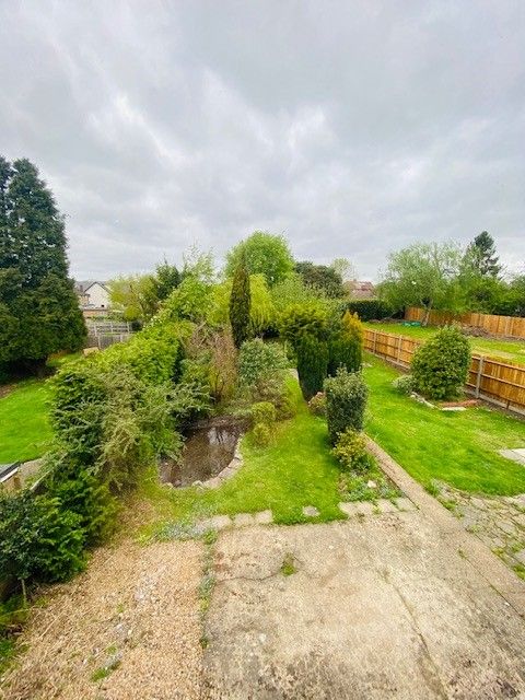3 bedroom detached house For Sale in Brookmans Park - Photograph 20