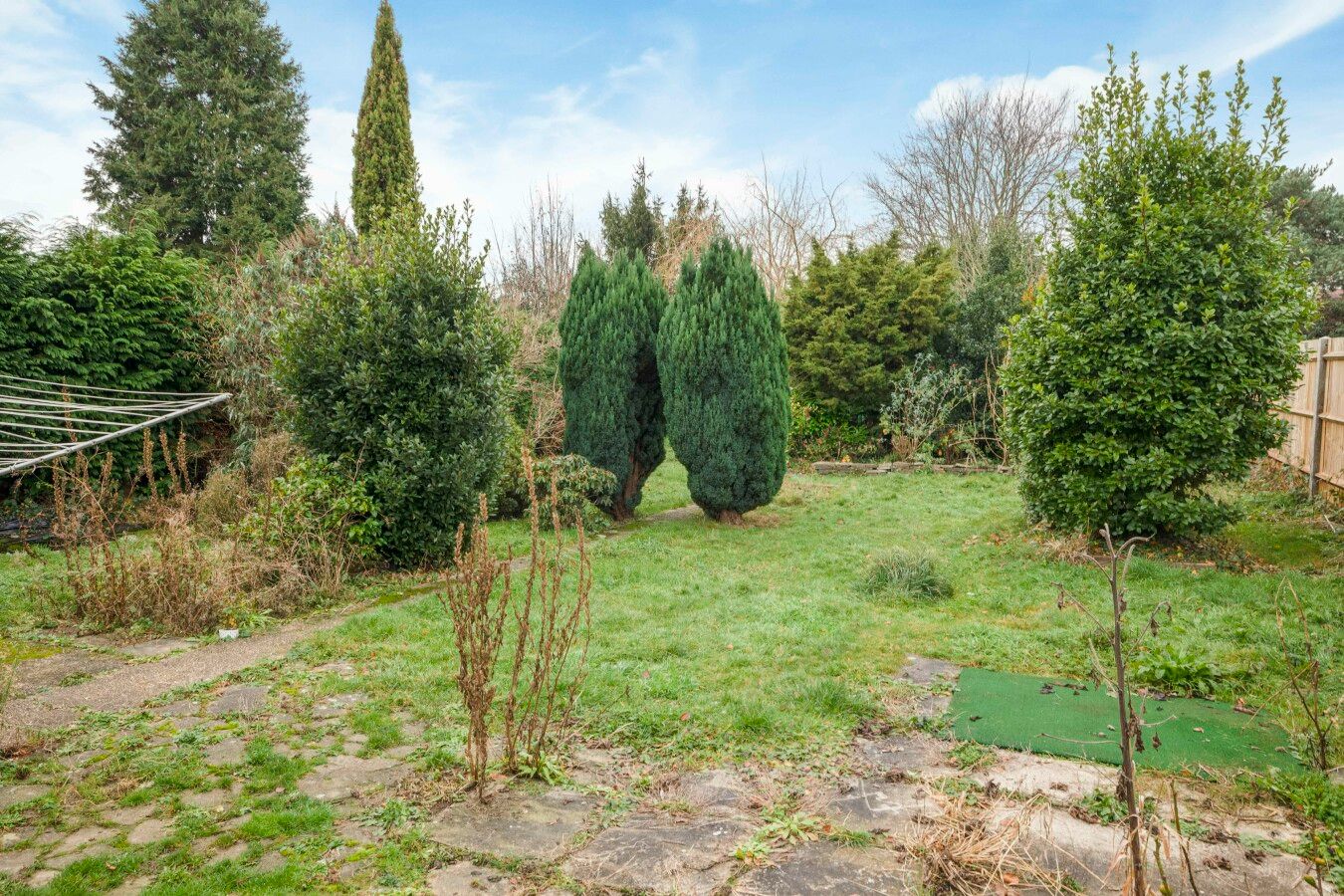 3 bedroom detached house For Sale in Brookmans Park - Photograph 18