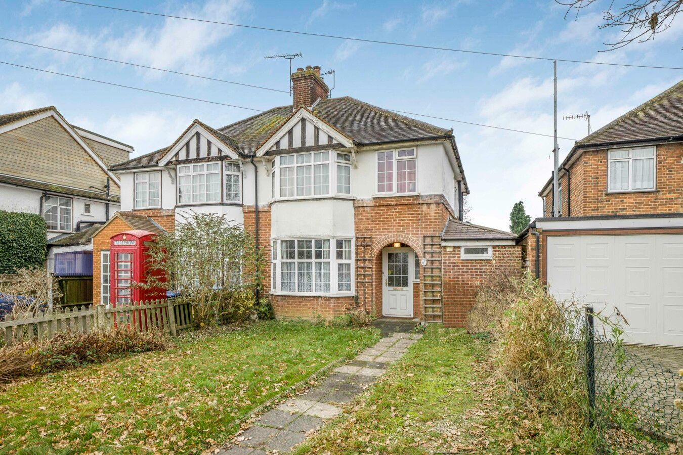 3 bedroom semi-detached house SSTC in Welham Green - Photograph 17