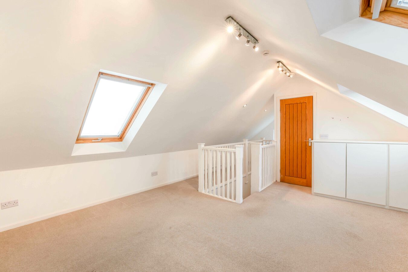 2 bedroom semi-detached bungalow For Sale in North Mymms - Photograph 12