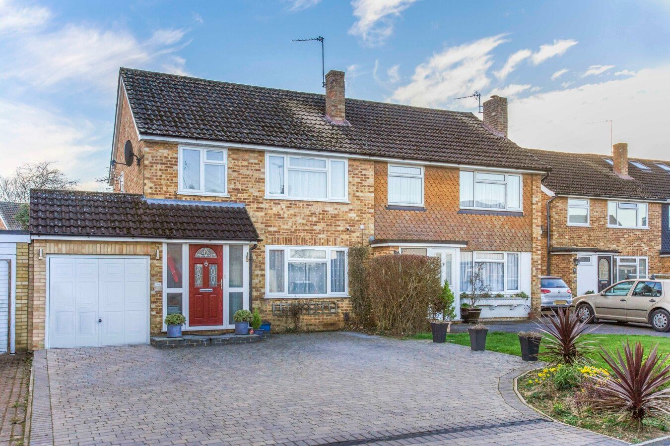 3 bedroom semi-detached house SSTC in Potters Bar - Photograph 1