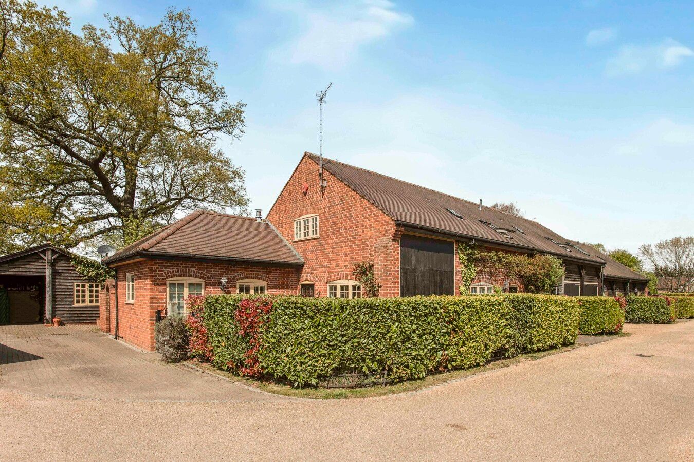 4 bedroom barn conversion house Sale Agreed in North Mymms - Photograph 30