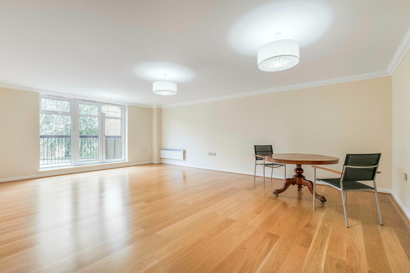 2 bedroom flat flat/apartment For Sale in Barnet - Photograph 3