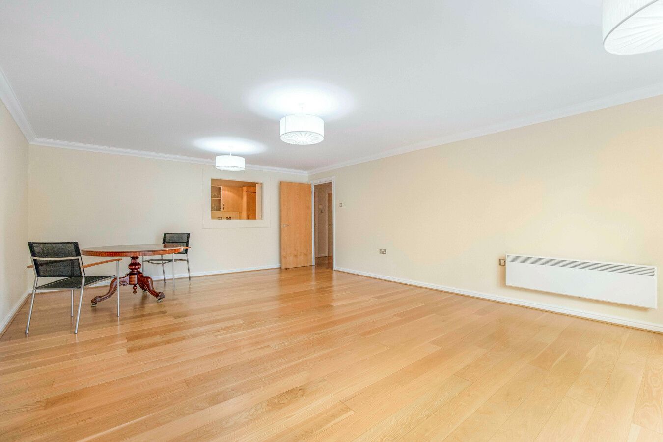 2 bedroom flat flat/apartment For Sale in Barnet - Photograph 2