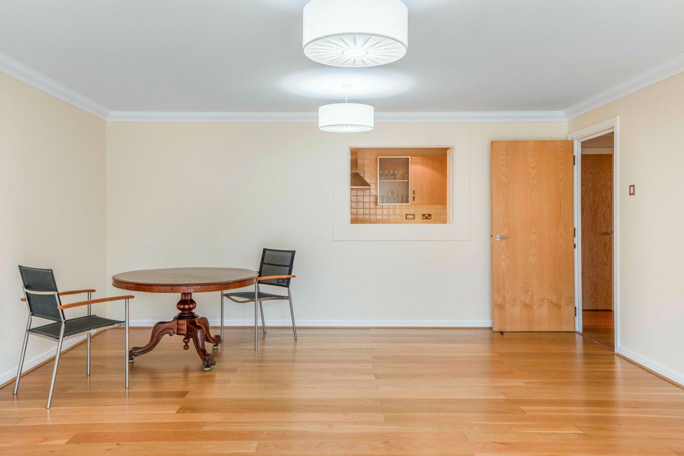 2 bedroom flat flat/apartment For Sale in Barnet - Photograph 1