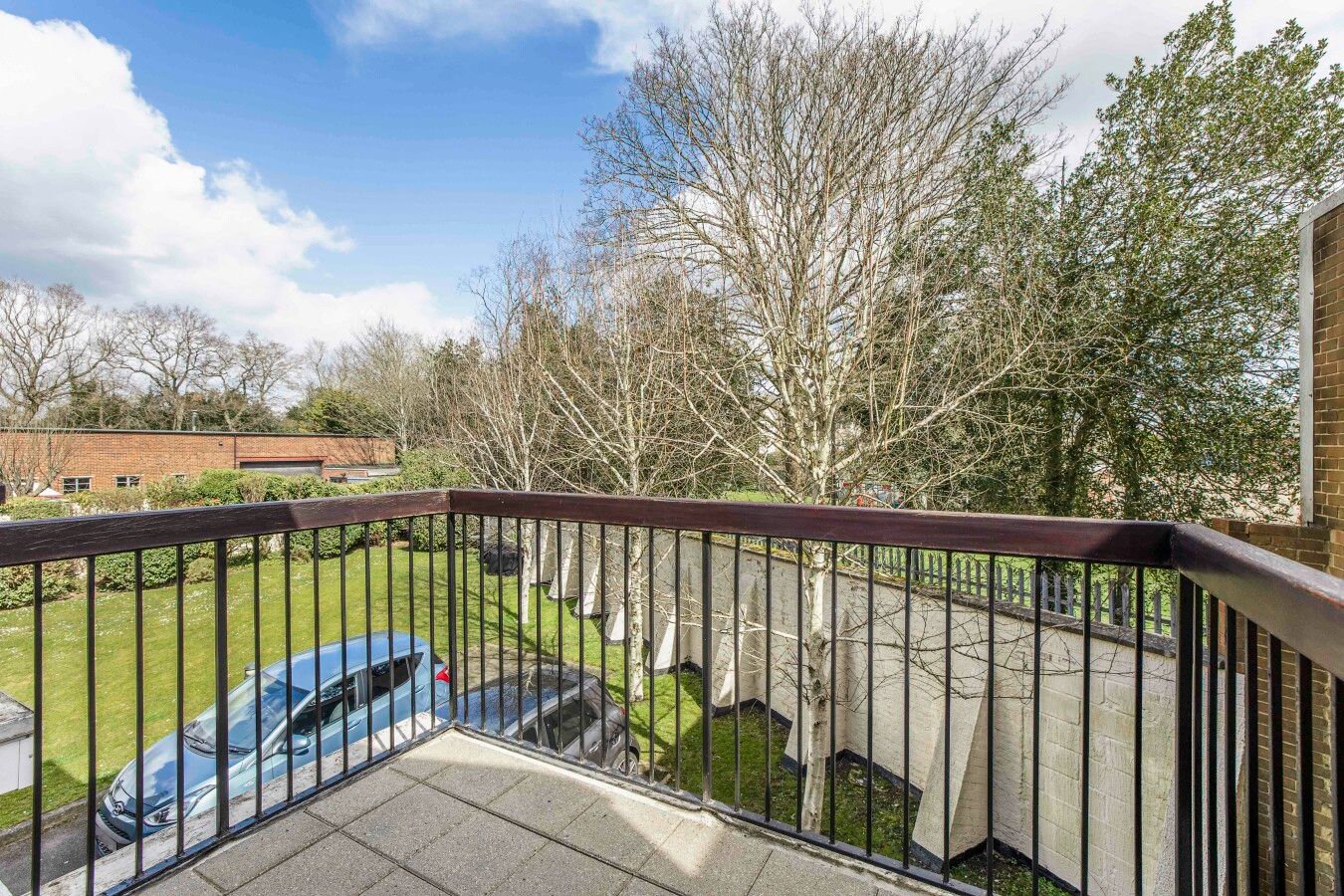 2 bedroom flat flat/apartment For Sale in Barnet - Photograph 7