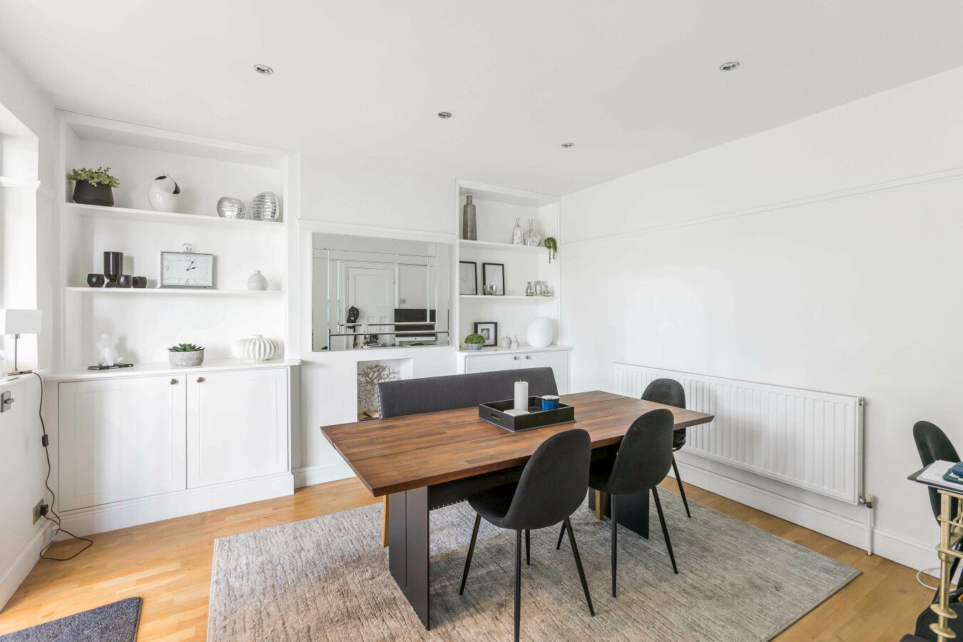 3 bedroom semi-detached house SSTC in Potters Bar - Photograph 5
