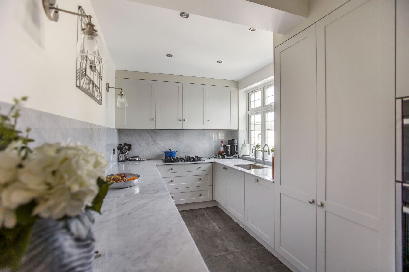 3 bedroom semi-detached house SSTC in Potters Bar - Photograph 2