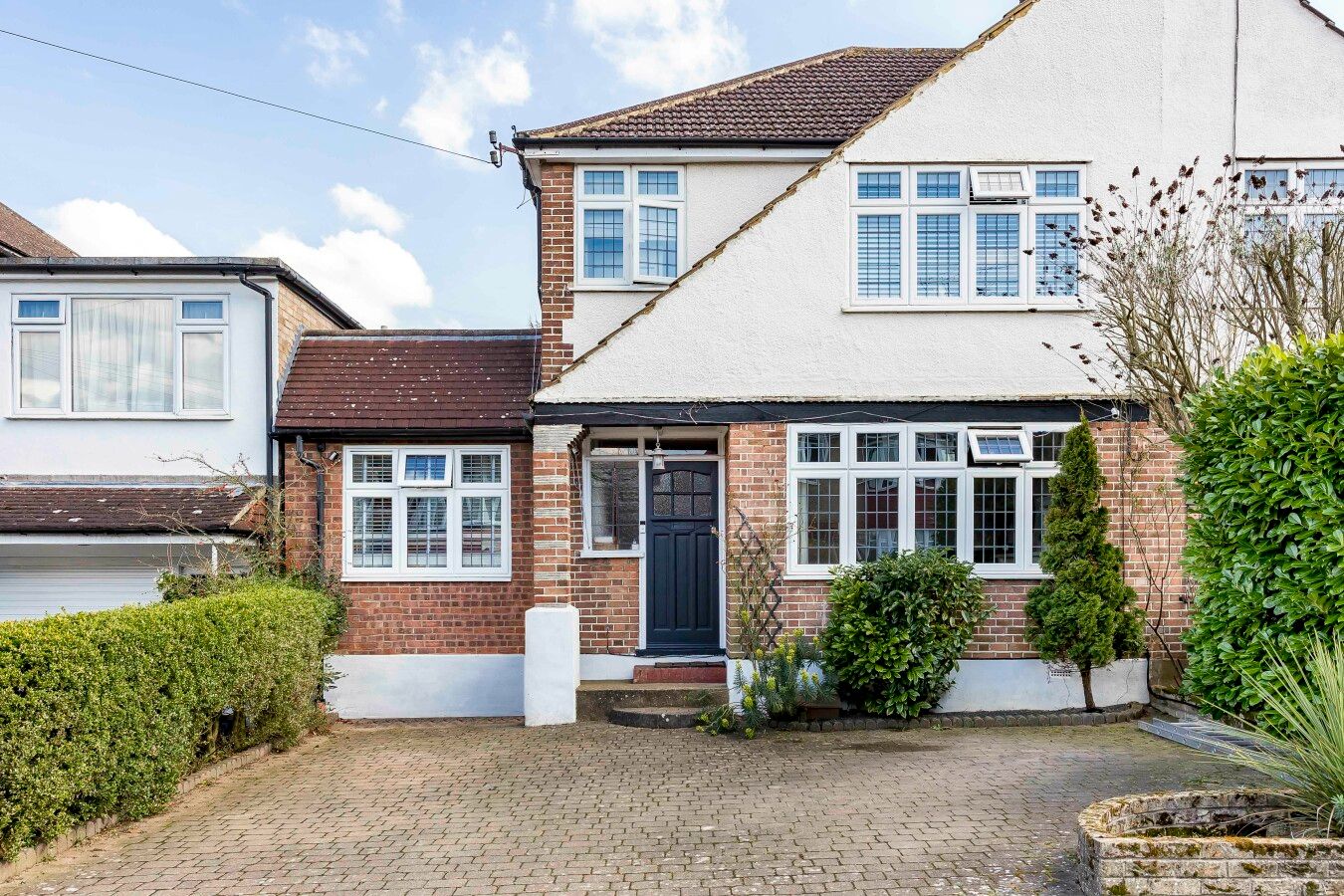 3 bedroom semi-detached house SSTC in Potters Bar - Photograph 30