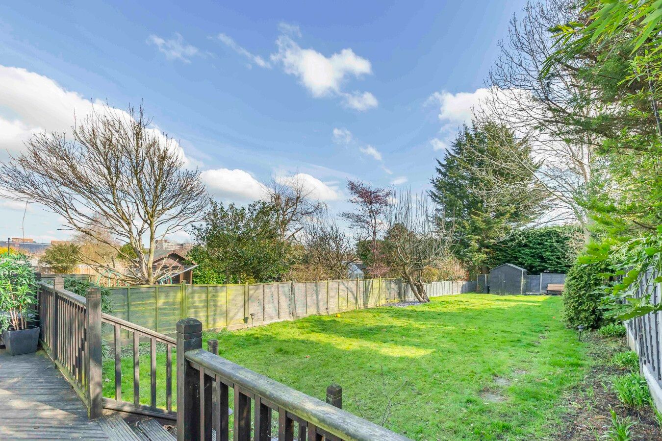 3 bedroom semi-detached house SSTC in Potters Bar - Photograph 26
