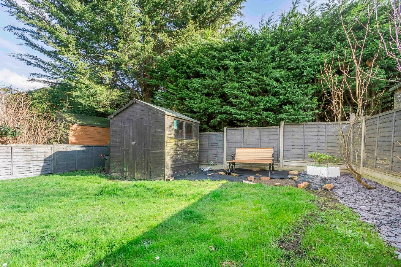 3 bedroom semi-detached house SSTC in Potters Bar - Photograph 29