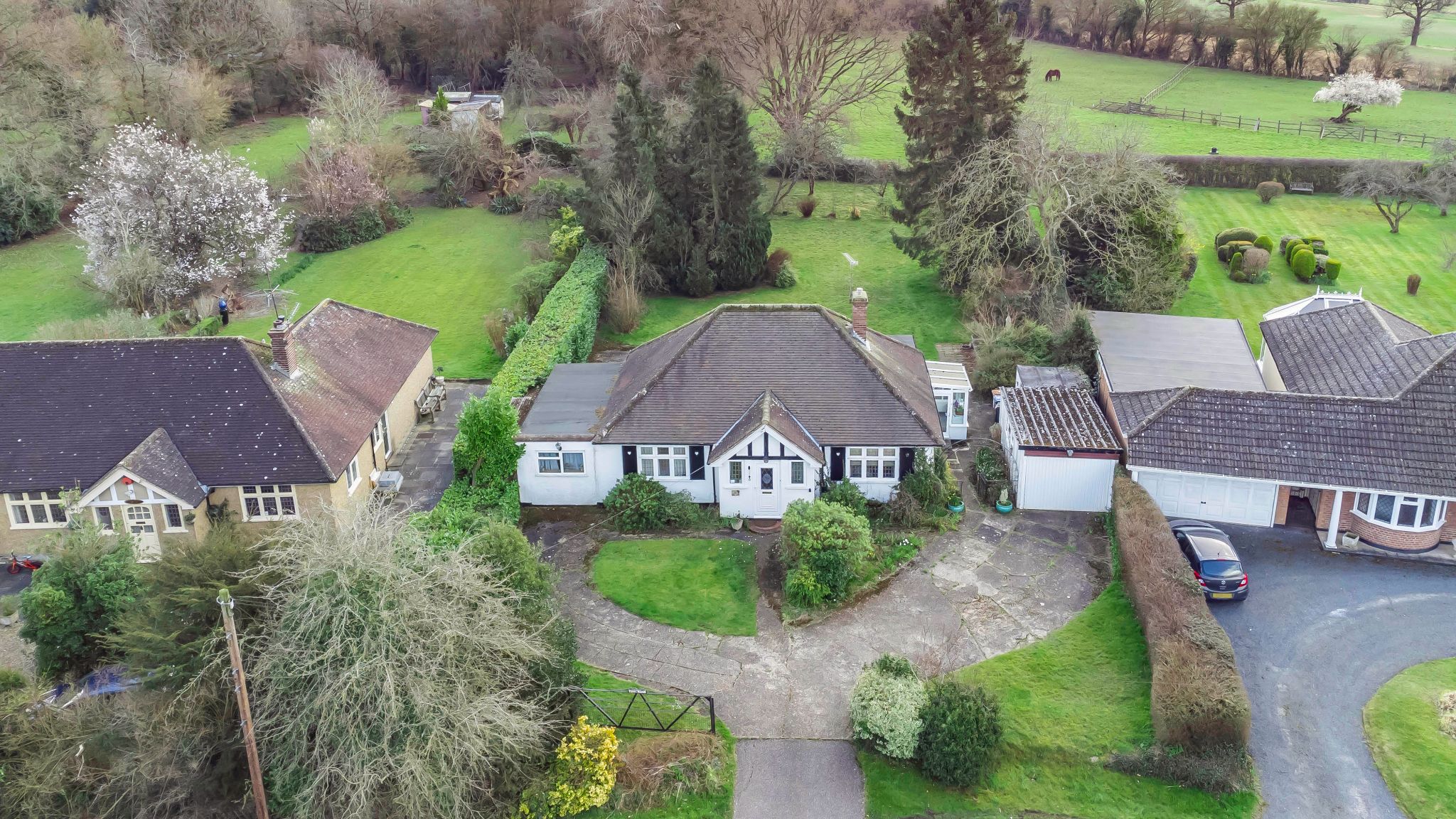 2 bedroom detached bungalow Sale Agreed in Hatfield - Photograph 4