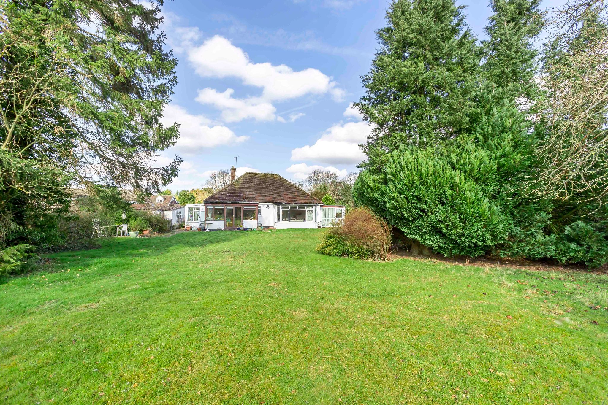 2 bedroom detached bungalow Sale Agreed in Hatfield - Photograph 11