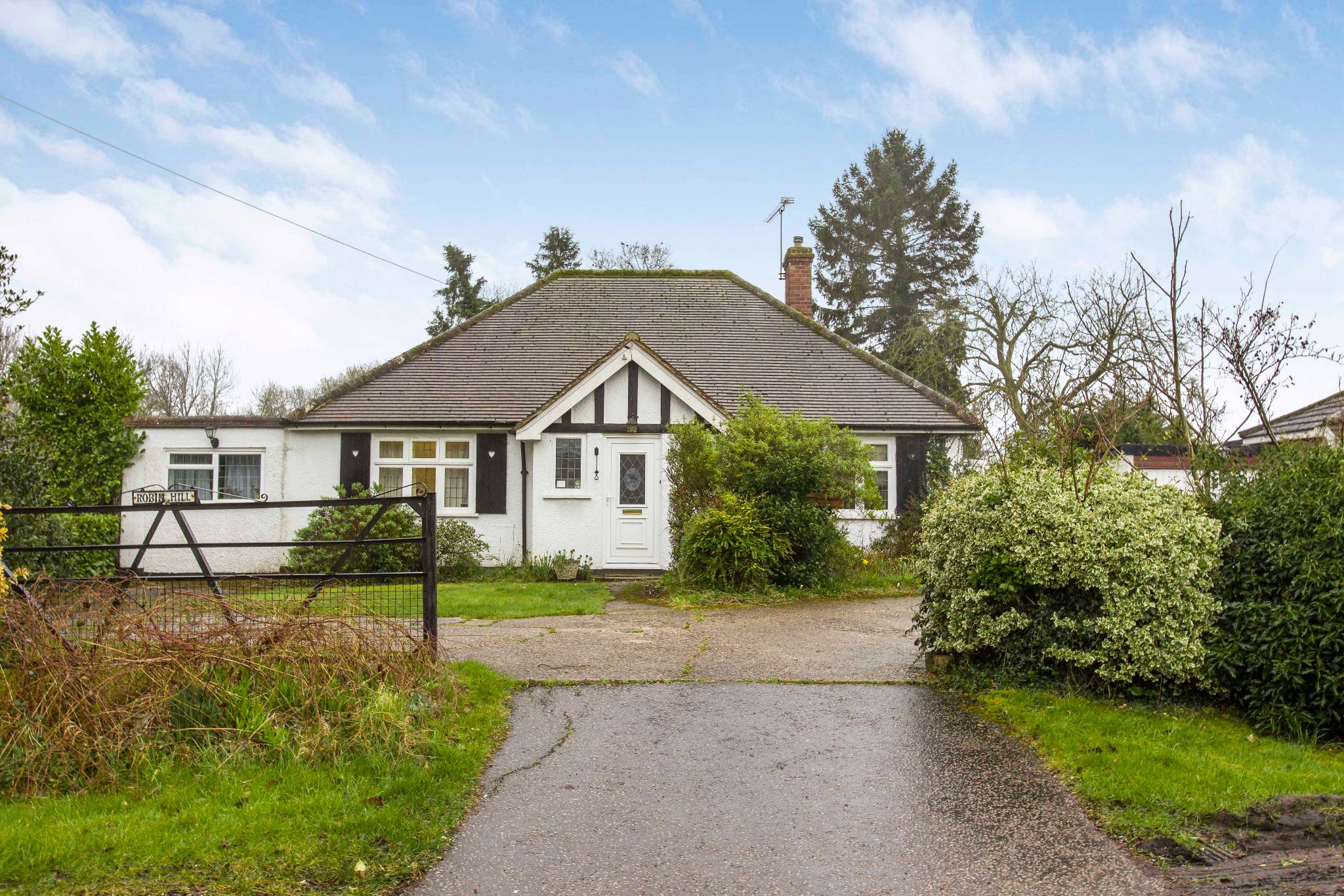 2 bedroom detached bungalow Sale Agreed in Hatfield - Photograph 19