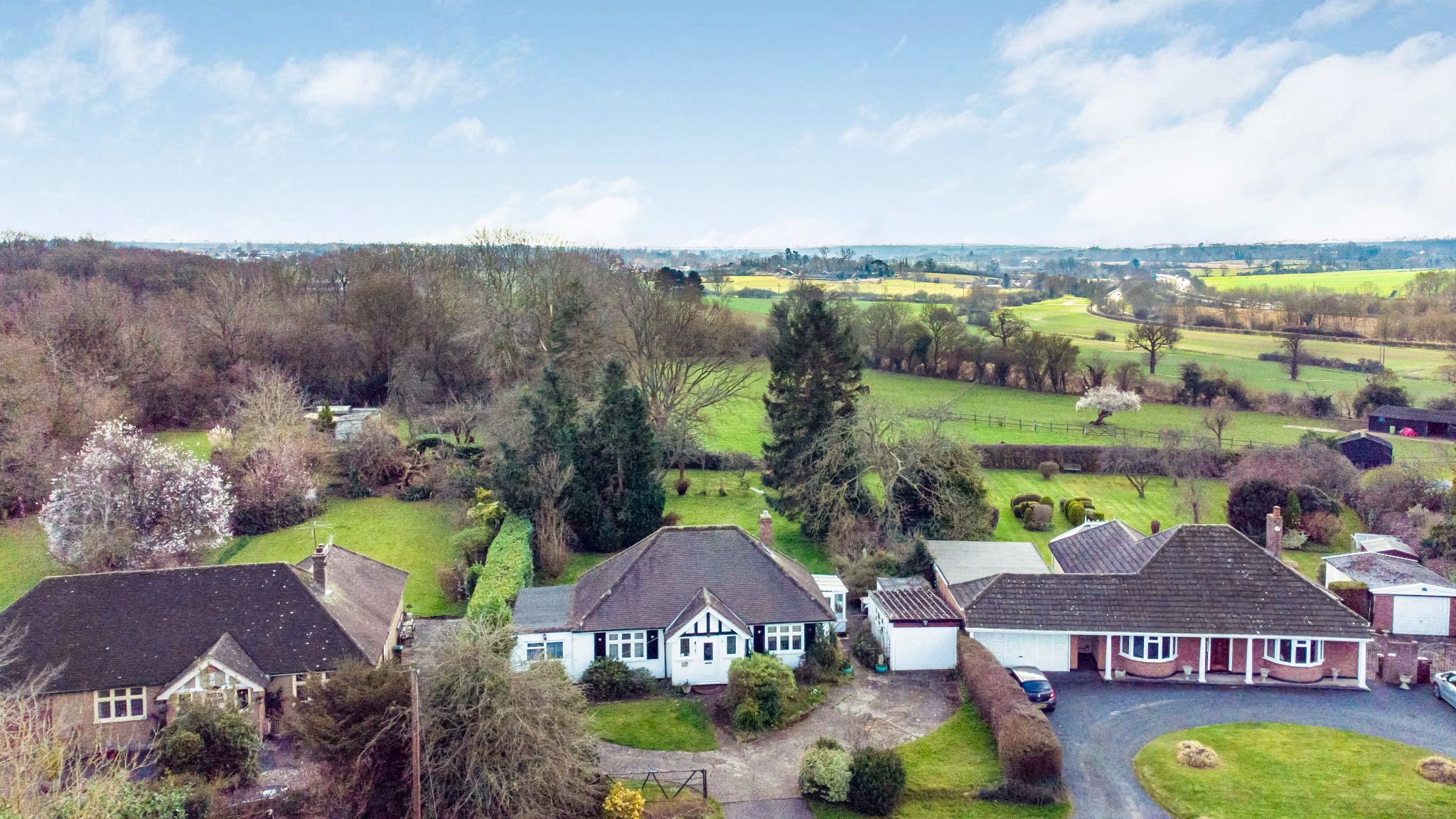 2 bedroom detached bungalow Sale Agreed in Hatfield - Photograph 1