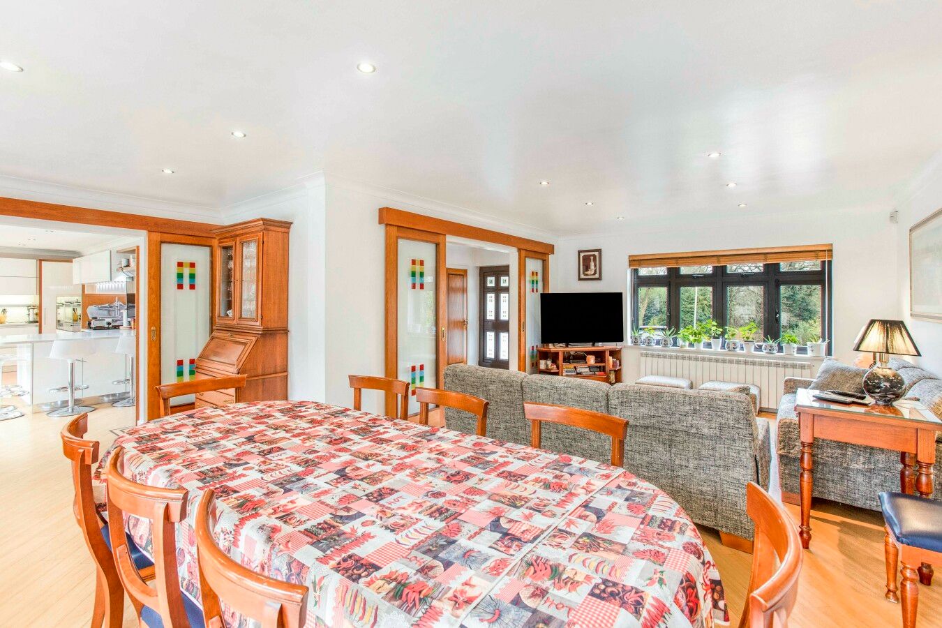 5 bedroom detached house For Sale in Potters Bar - Photograph 22