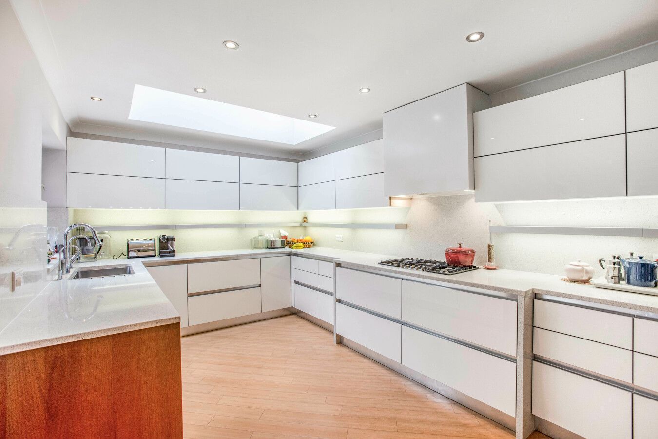 5 bedroom detached house For Sale in Potters Bar - Photograph 19
