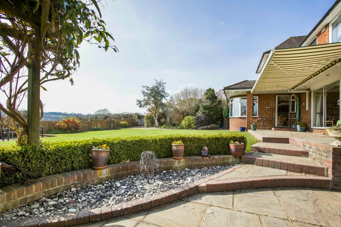 4 bedroom detached house Sale Agreed in Northaw - Photograph 12