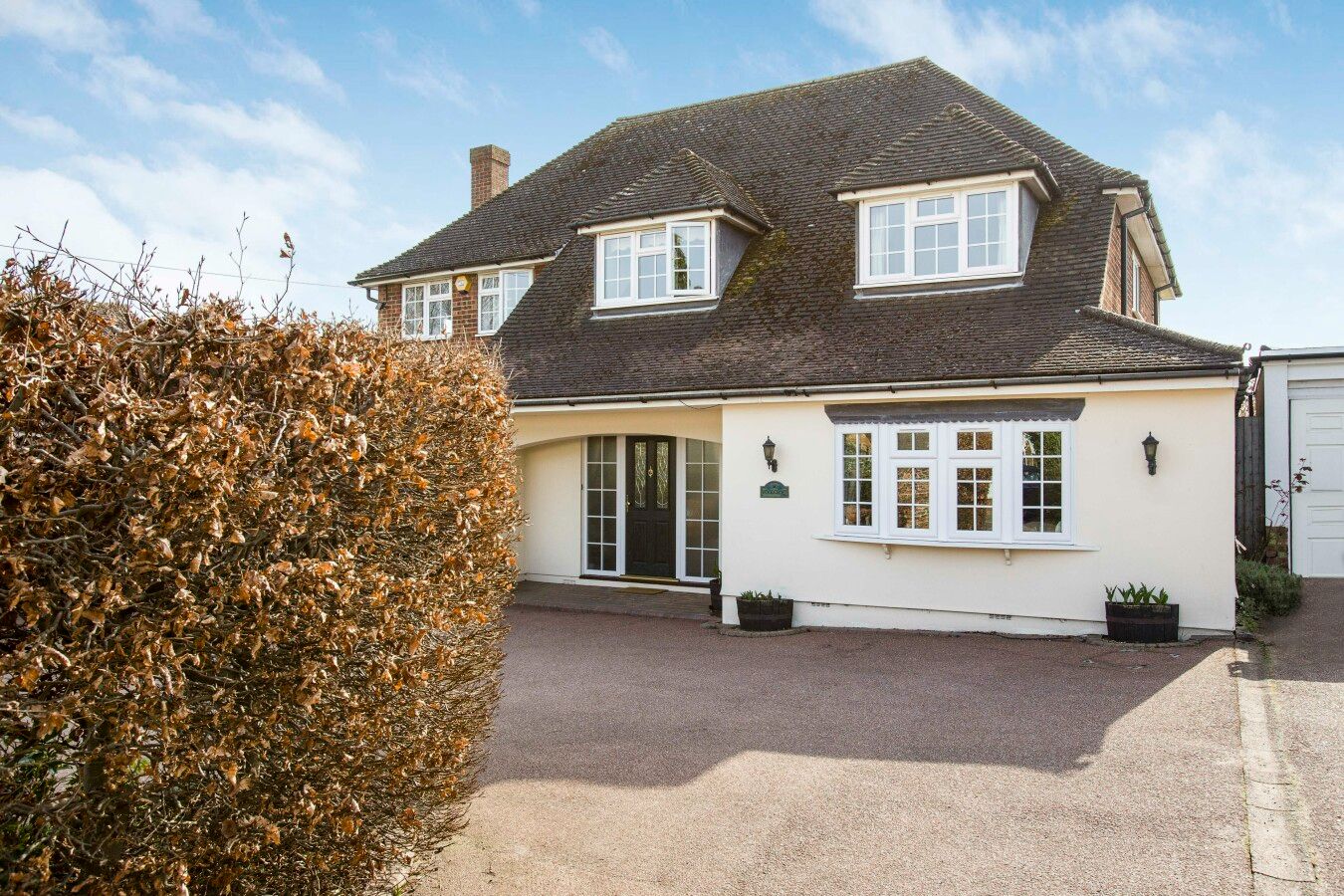 4 bedroom detached house Sale Agreed in Northaw - Photograph 10