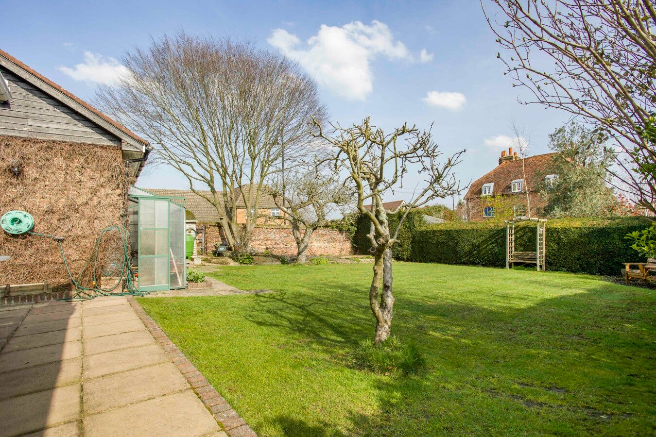 4 bedroom detached house Sale Agreed in Northaw - Photograph 13