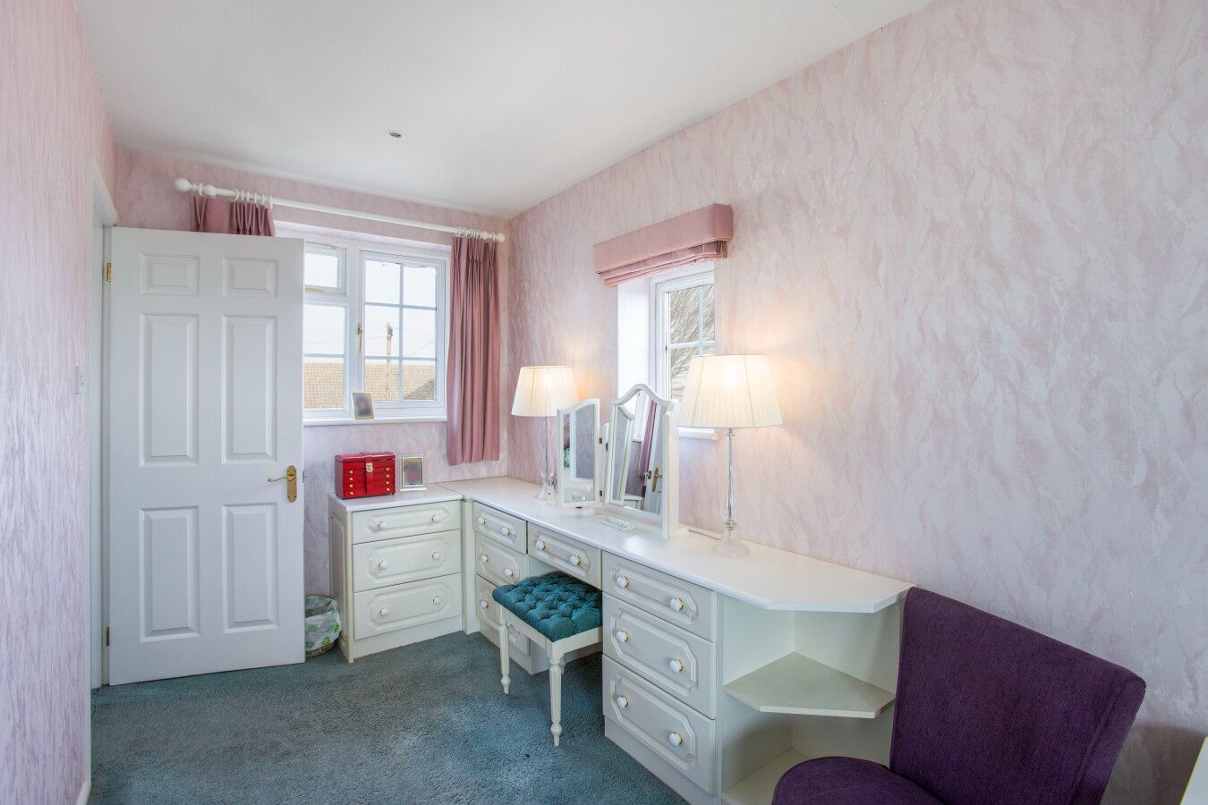 4 bedroom detached house Sale Agreed in Northaw - Photograph 40