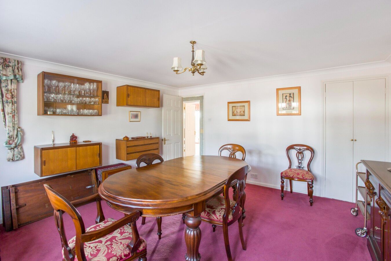 4 bedroom detached house Sale Agreed in Northaw - Photograph 25