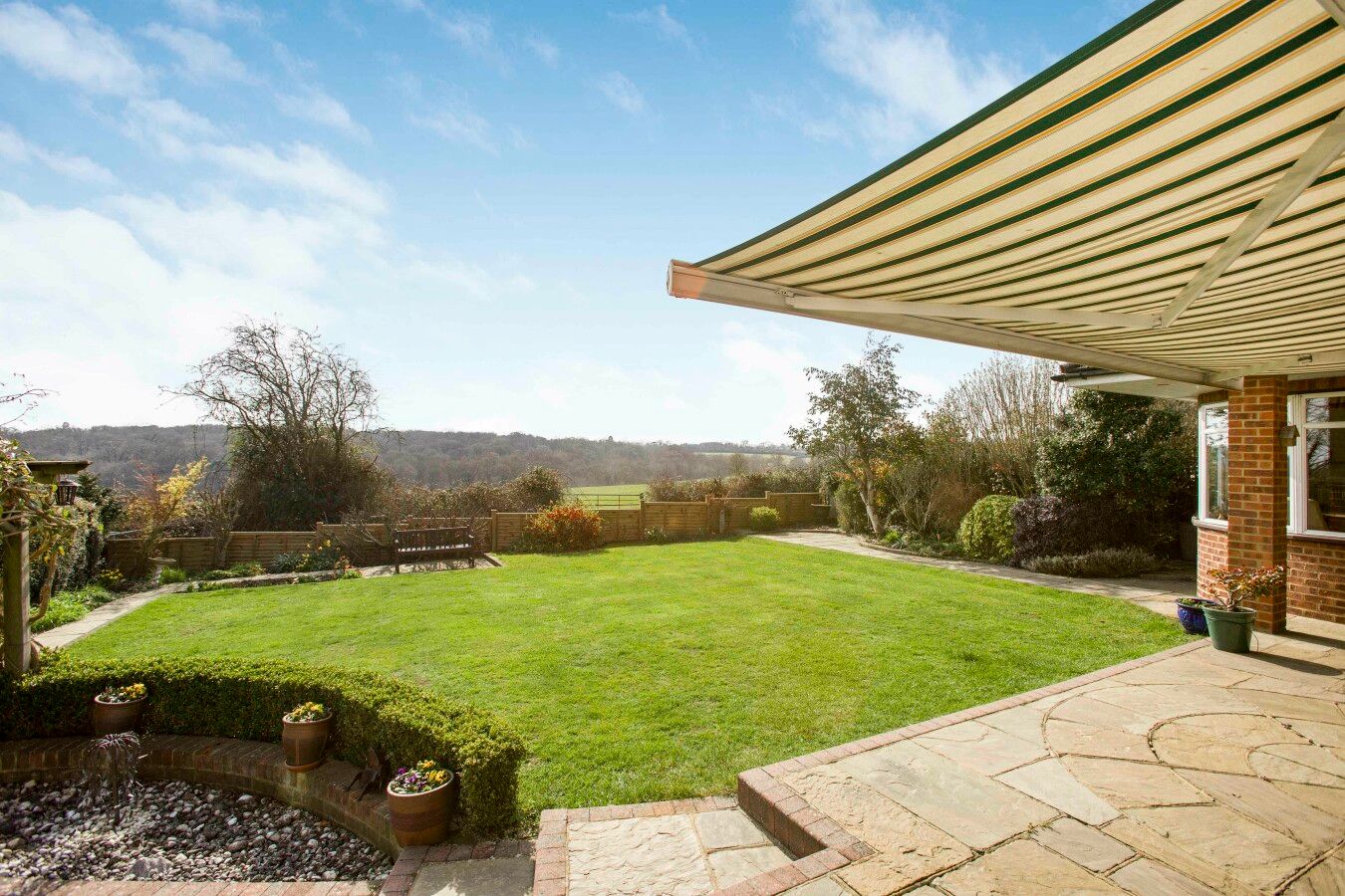 4 bedroom detached house Sale Agreed in Northaw - Photograph 14