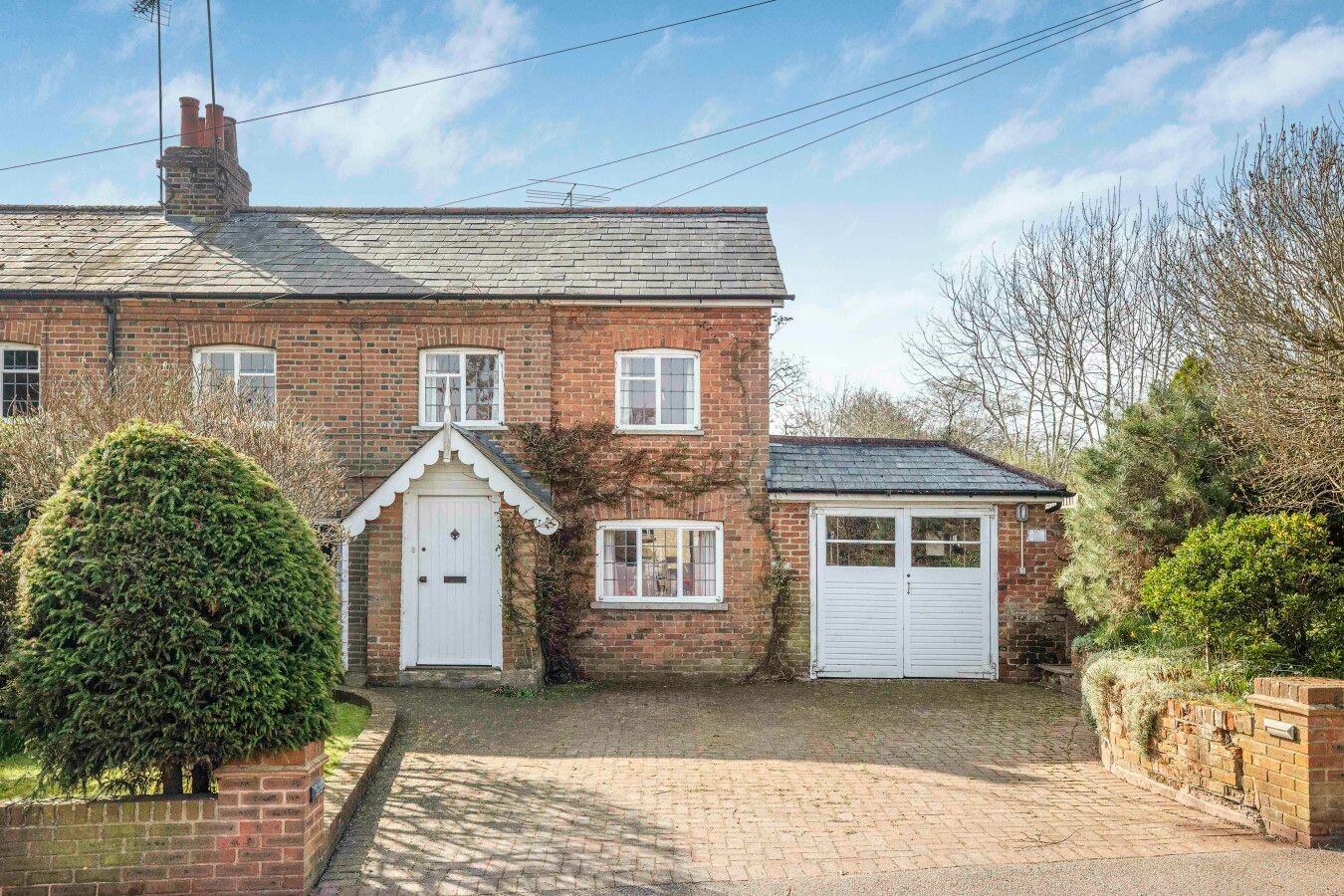 4 bedroom semi-detached house Sale Agreed in Essendon - Photograph 9