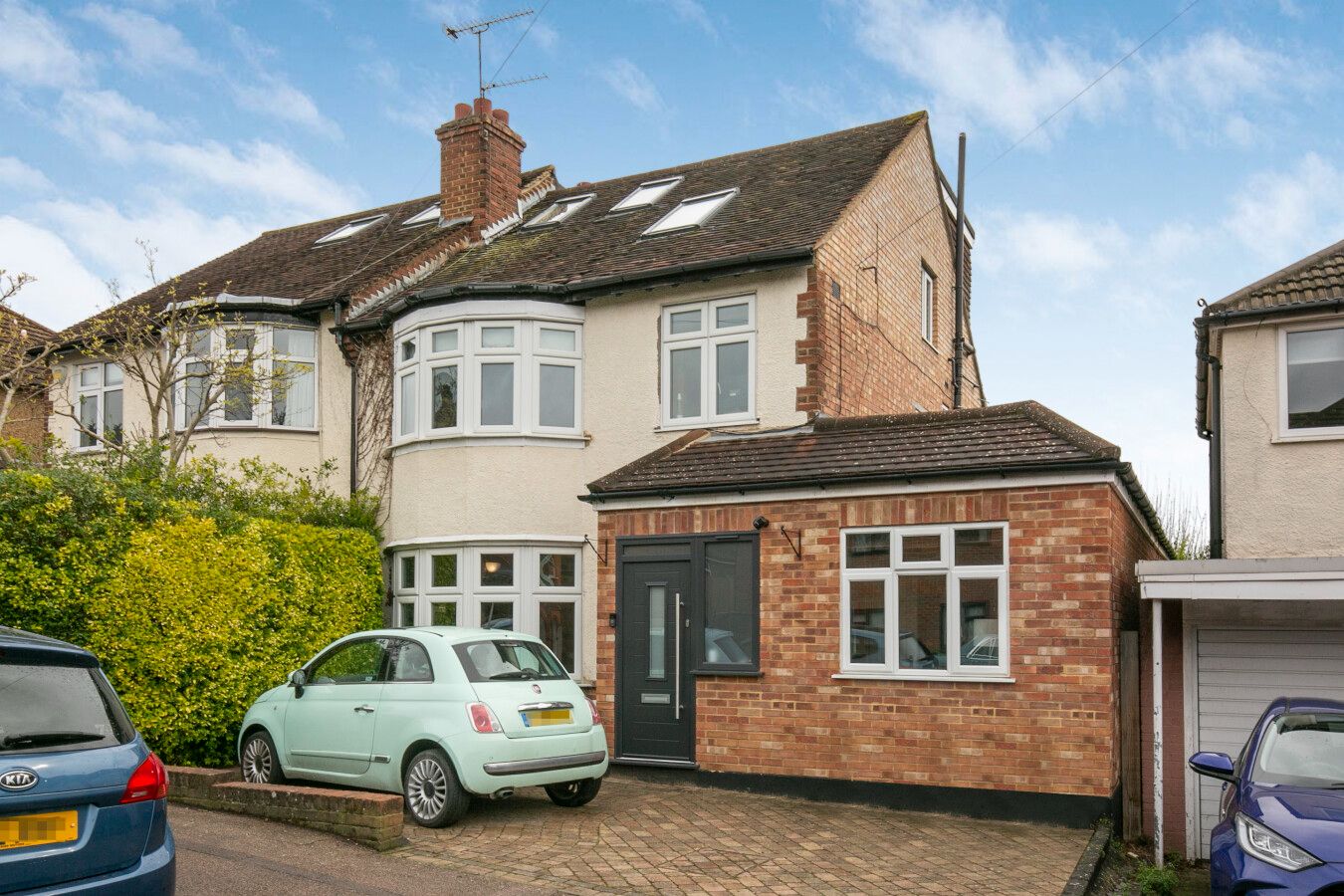 4 bedroom semi-detached house Sale Agreed in Barnet - Photograph 1