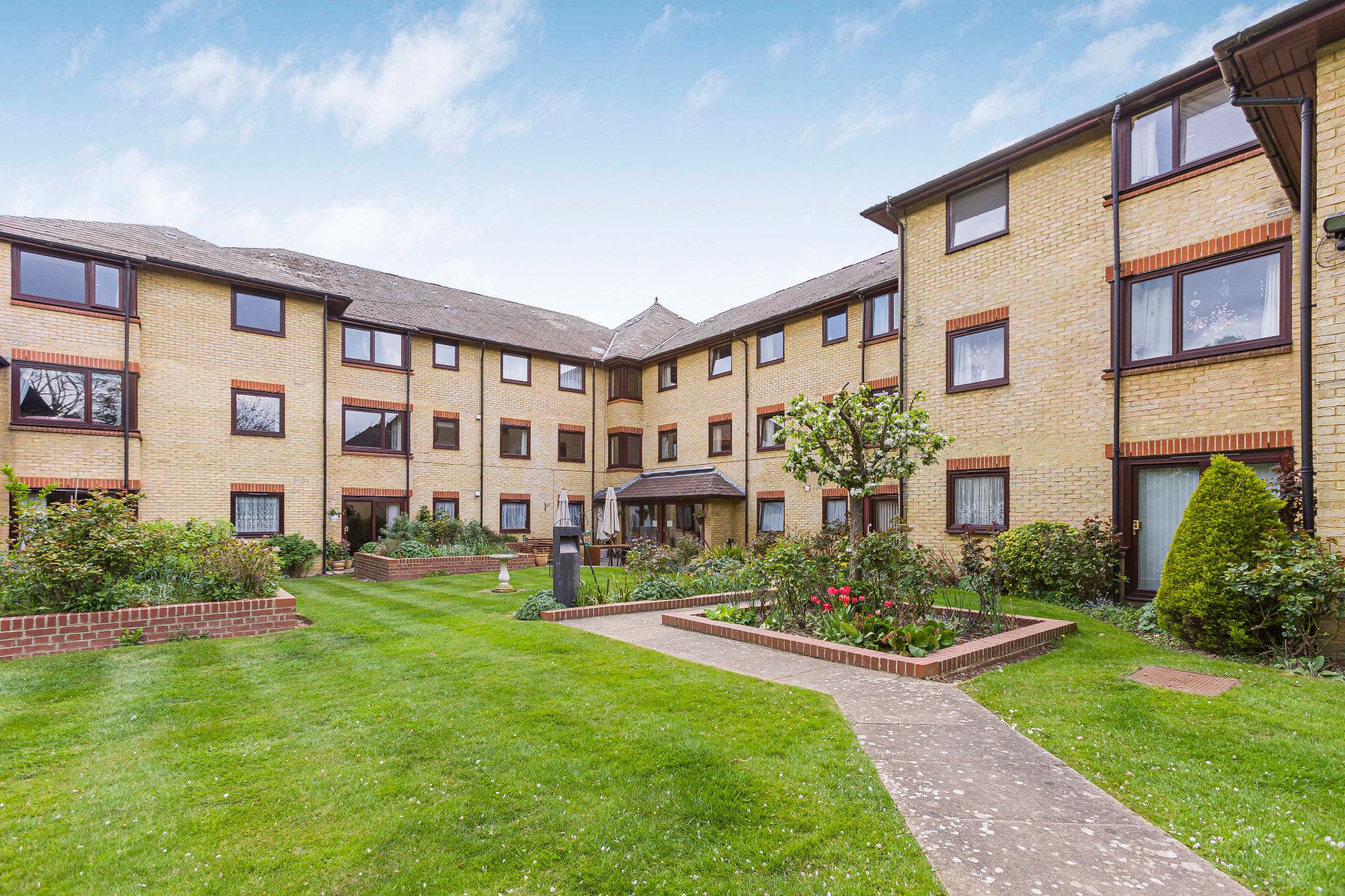 1 bedroom flat flat/apartment For Sale in Potters Bar - Photograph 6