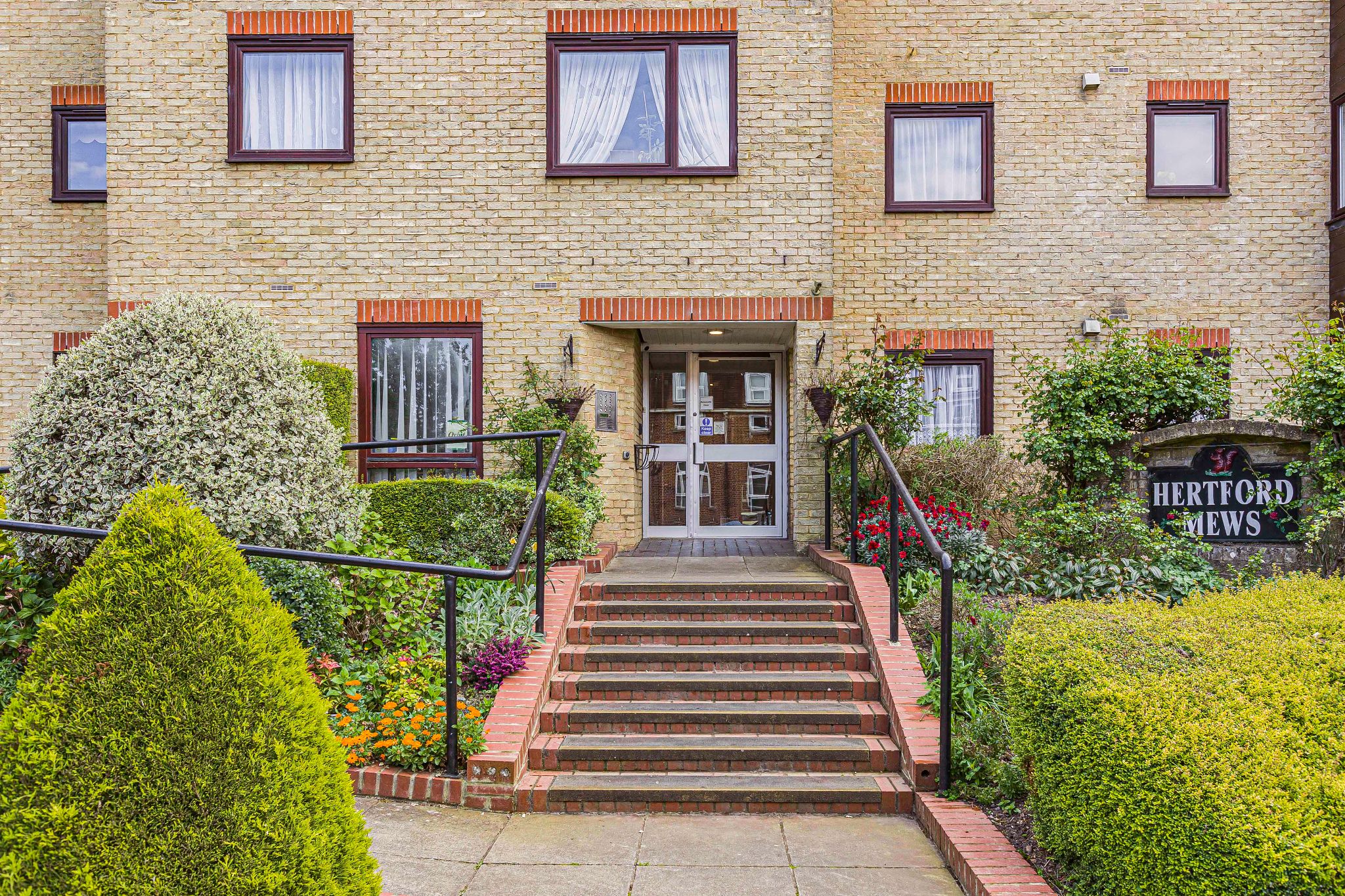 1 bedroom flat flat/apartment For Sale in Potters Bar - Photograph 10