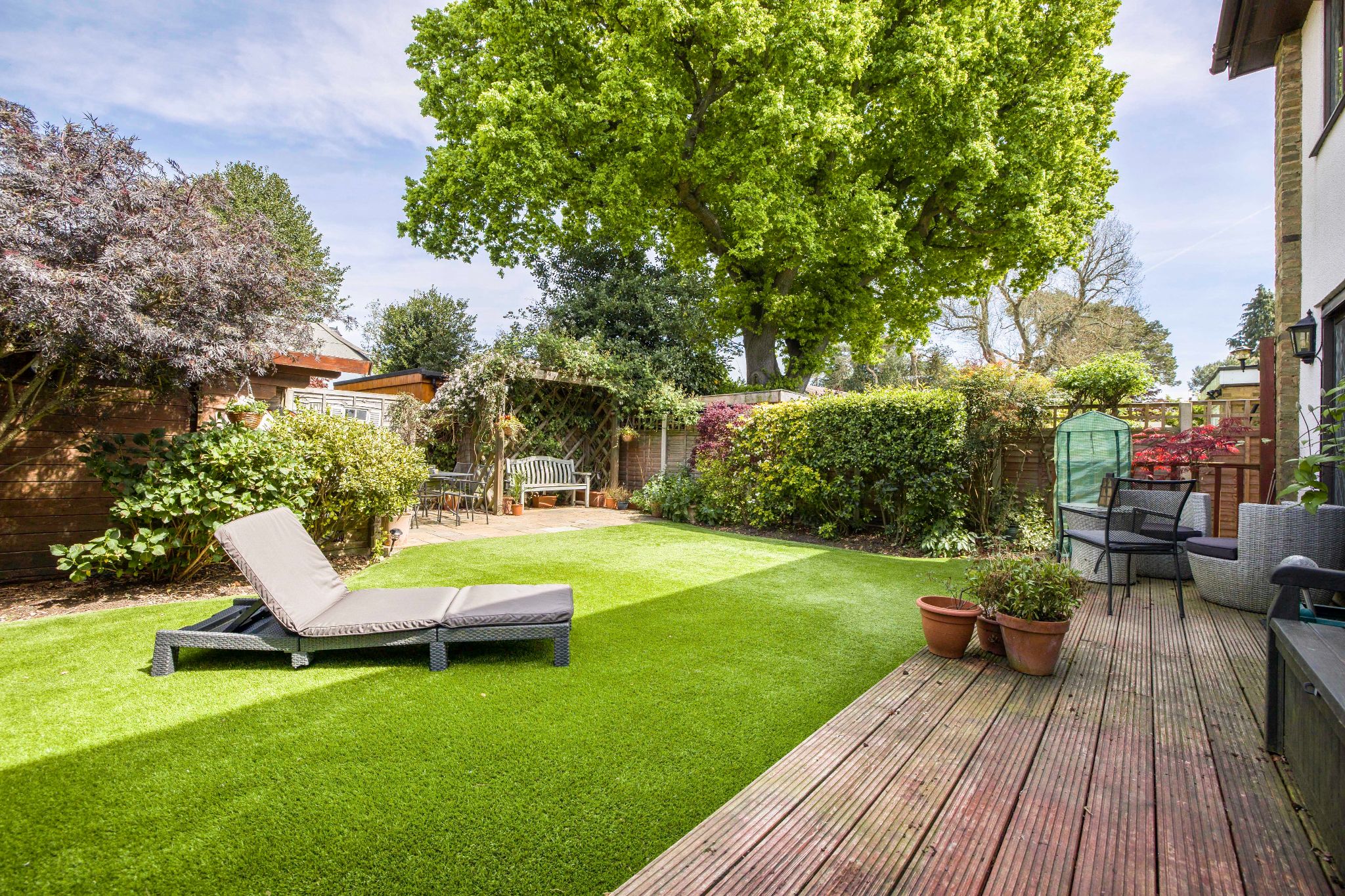 4 bedroom detached house Sale Agreed in Potters Bar - Photograph 7