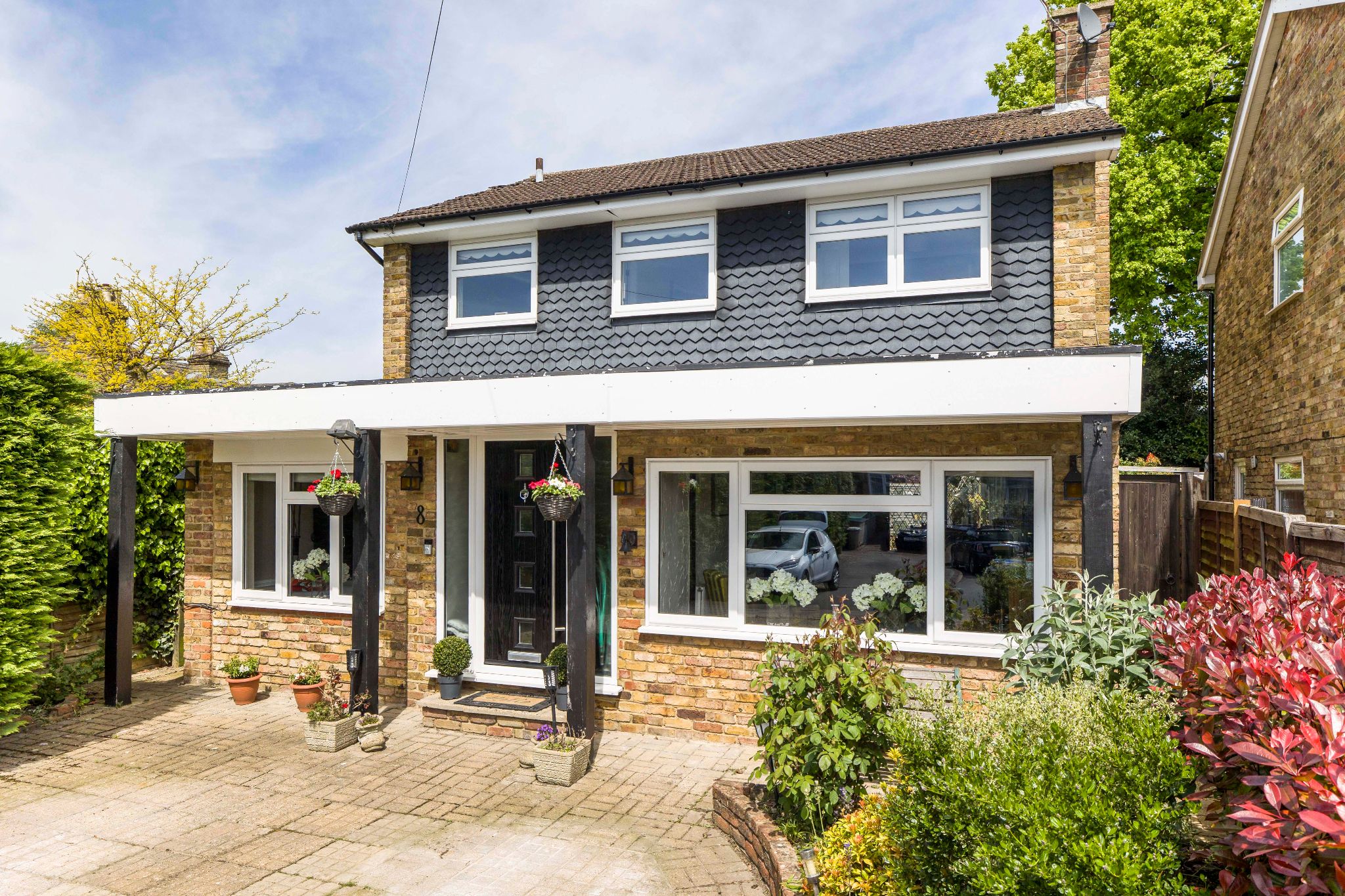 4 bedroom detached house Sale Agreed in Potters Bar - Photograph 6