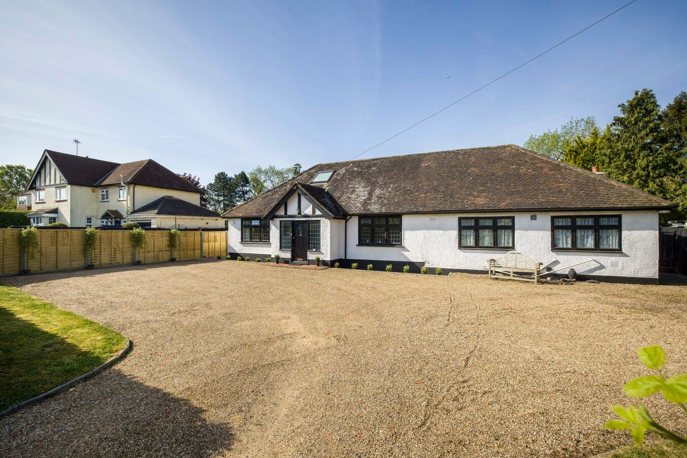 6 bedroom detached bungalow For Sale in North Mymms - Photograph 4
