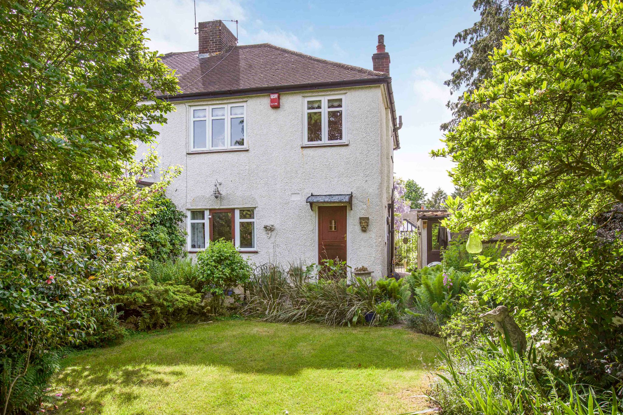 3 bedroom semi-detached house Sale Agreed in Potters Bar - Photograph 14