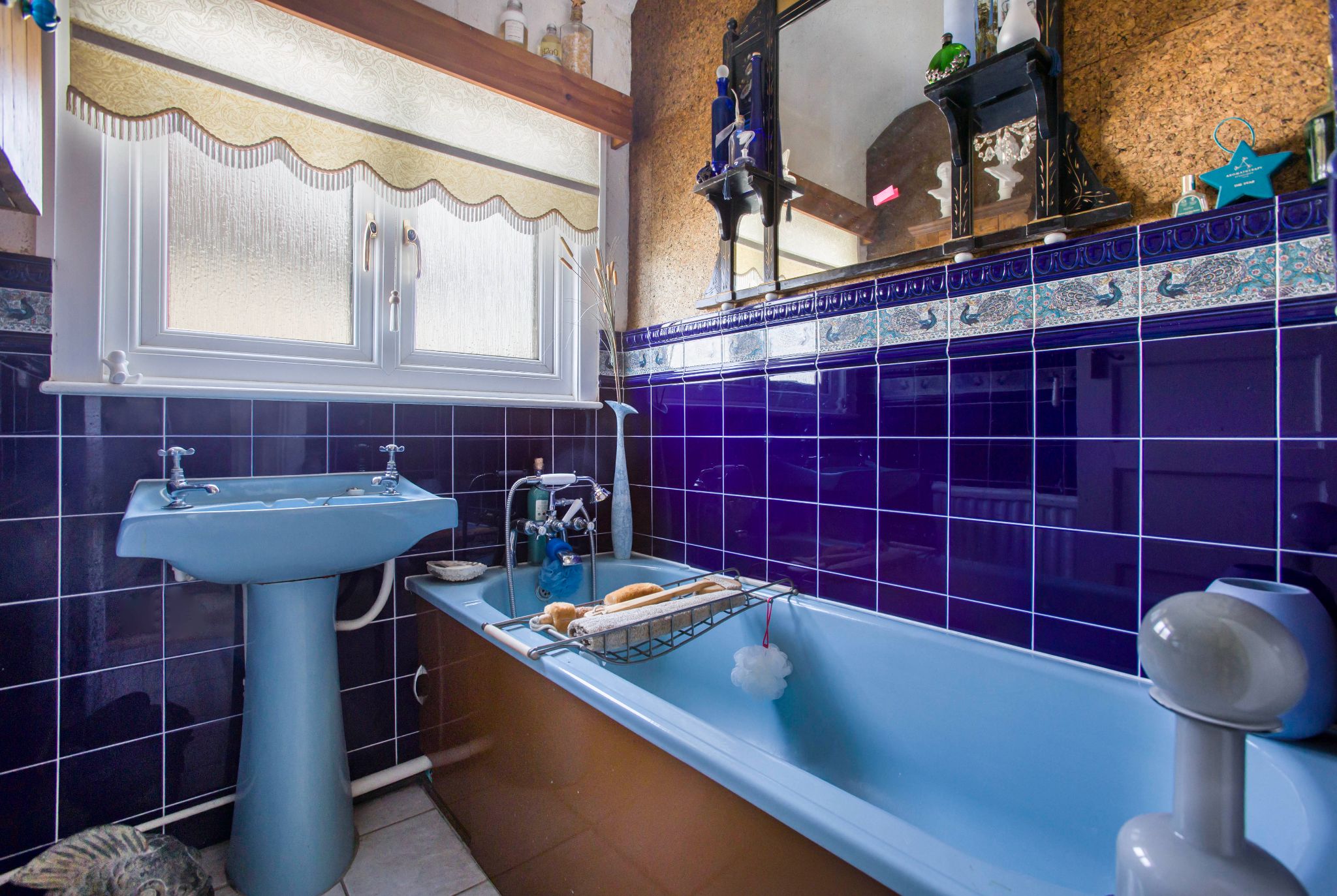 3 bedroom semi-detached house Sale Agreed in Potters Bar - Photograph 9