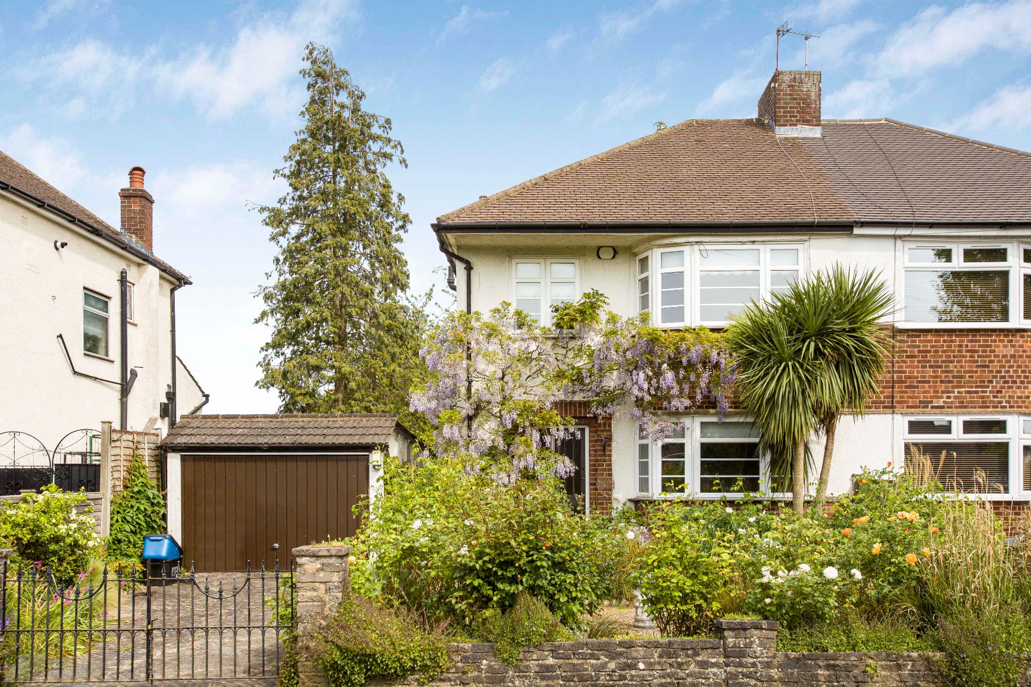3 bedroom semi-detached house Sale Agreed in Potters Bar - Photograph 15