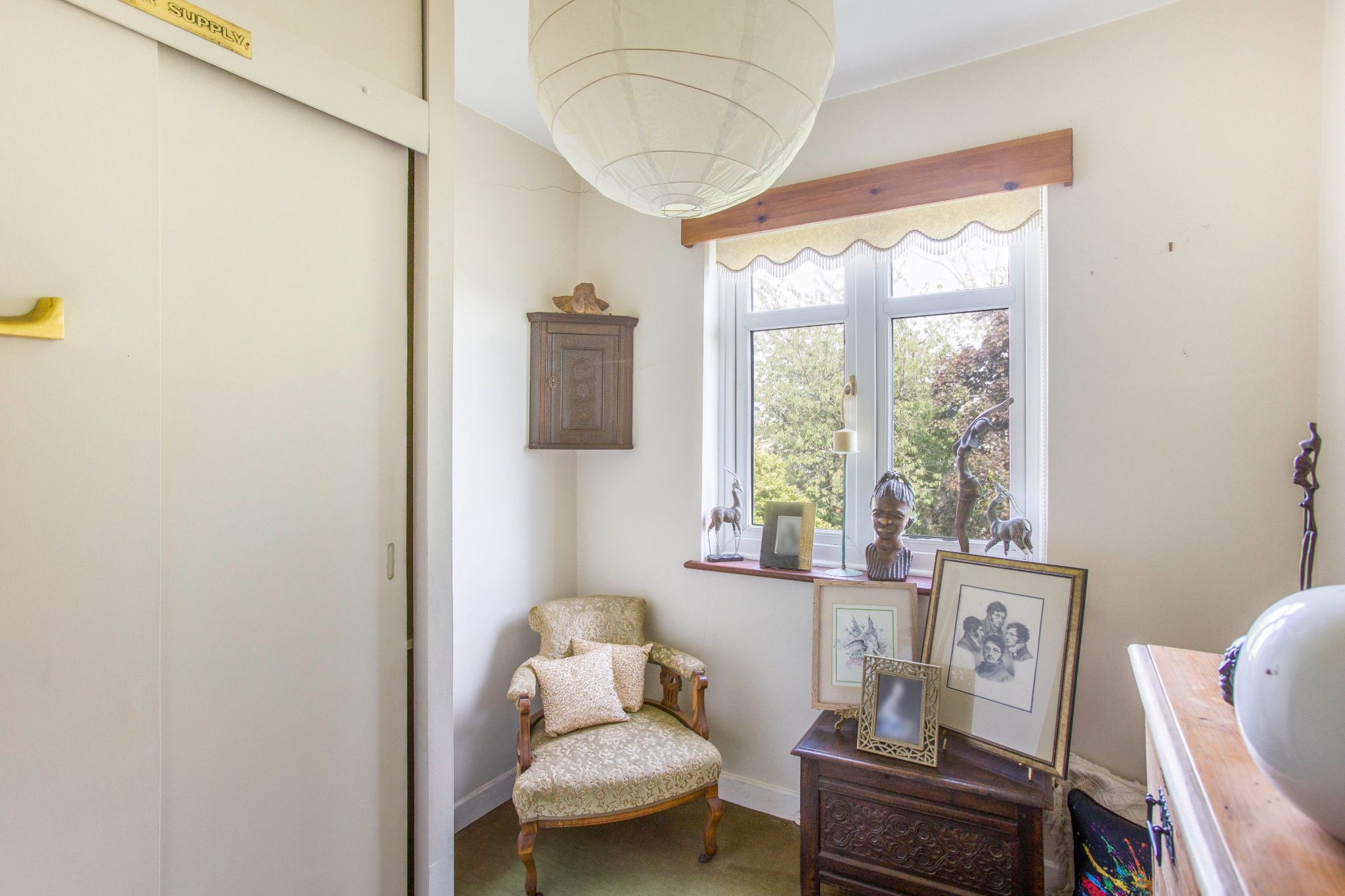 3 bedroom semi-detached house Sale Agreed in Potters Bar - Photograph 8