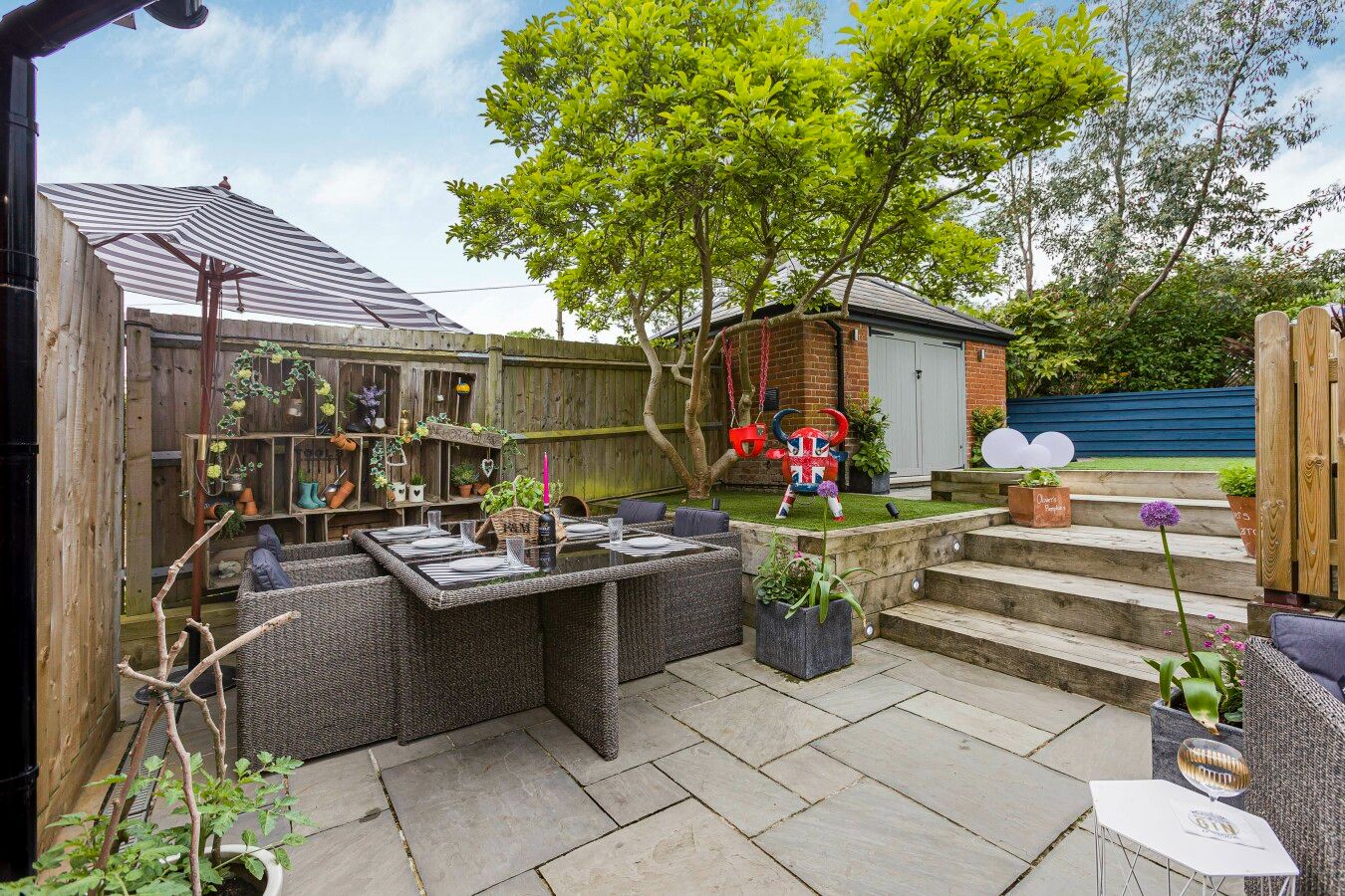 3 bedroom mid terraced house Sale Agreed in Potters Bar - Photograph 14