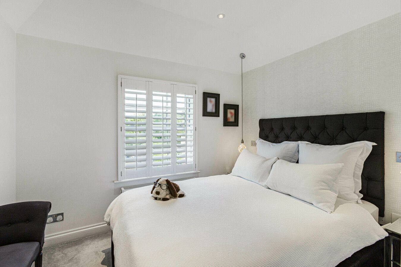 3 bedroom mid terraced house Sale Agreed in Potters Bar - Photograph 9