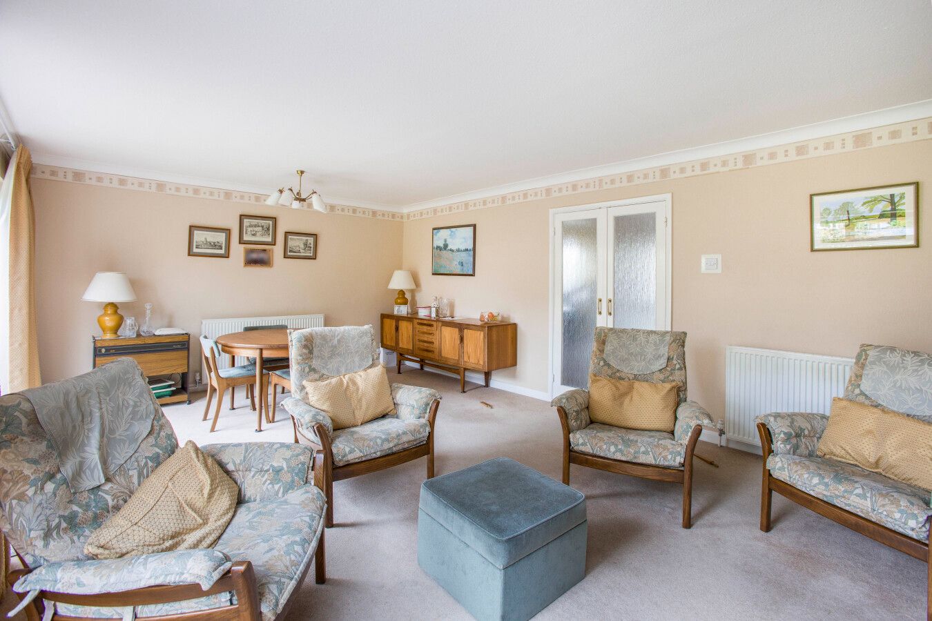 3 bedroom semi-detached house SSTC in Potters Bar - Photograph 2
