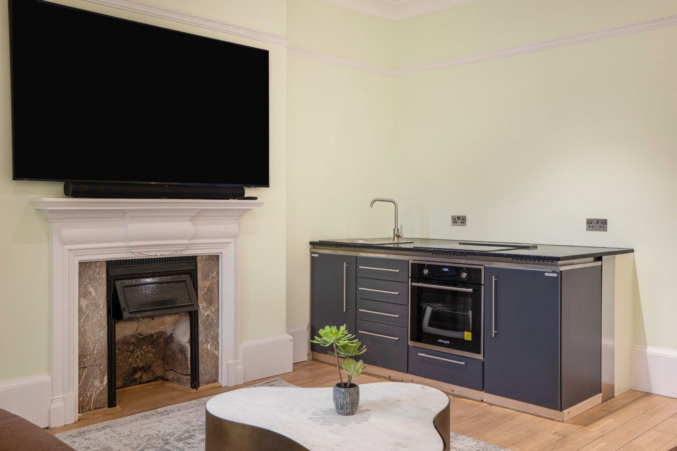 apartment flat/apartment To Let in South Mimms - COMMUNAL AREA