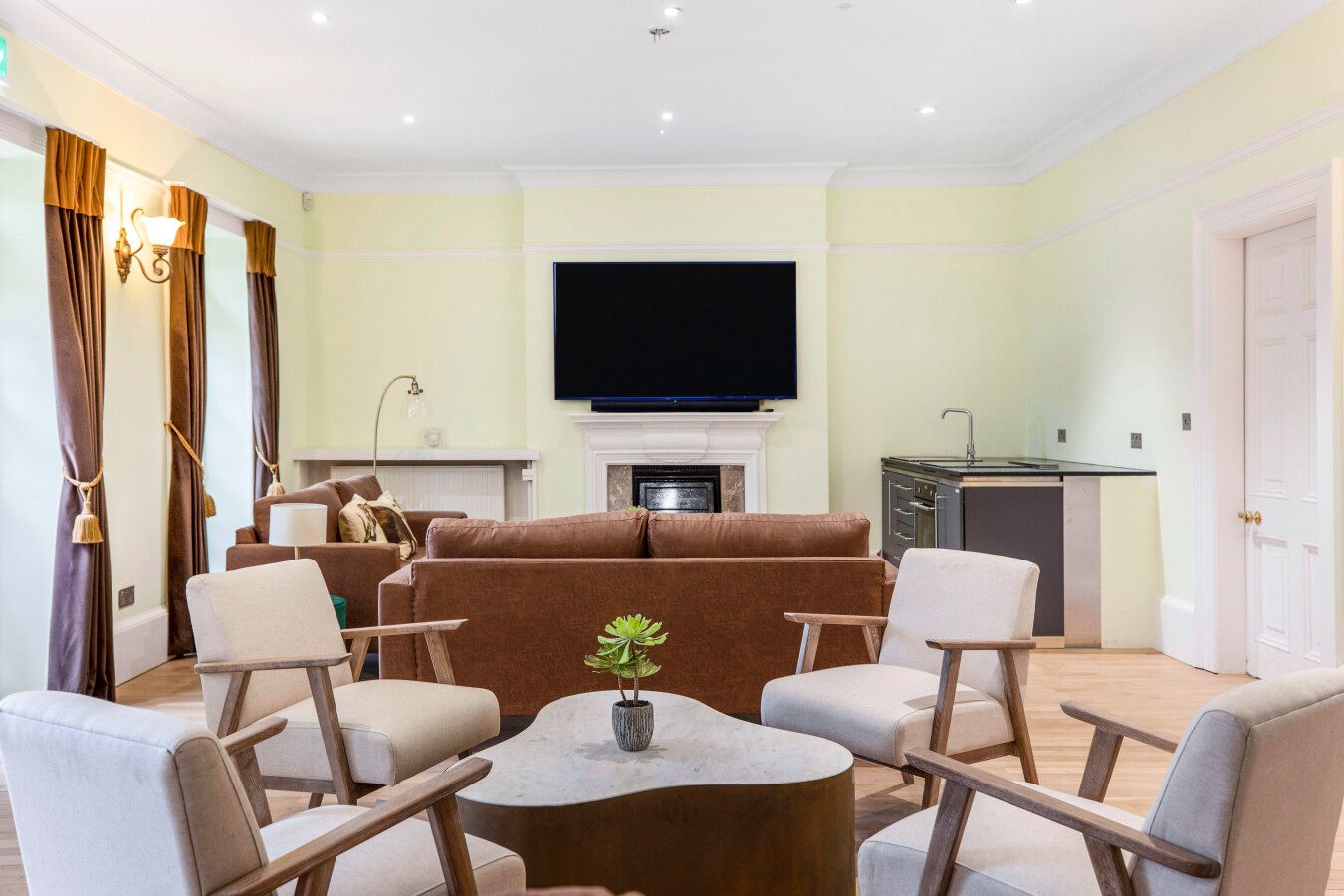 apartment flat/apartment To Let in South Mimms - COMMUNAL AREA