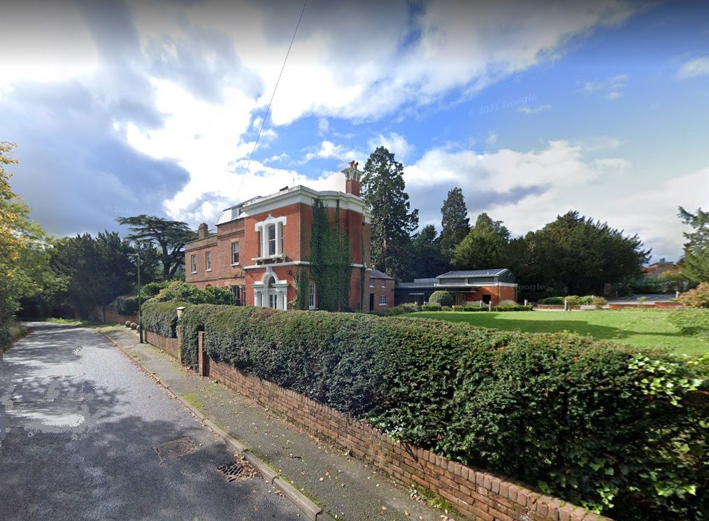 apartment flat/apartment To Let in South Mimms - Photograph 1