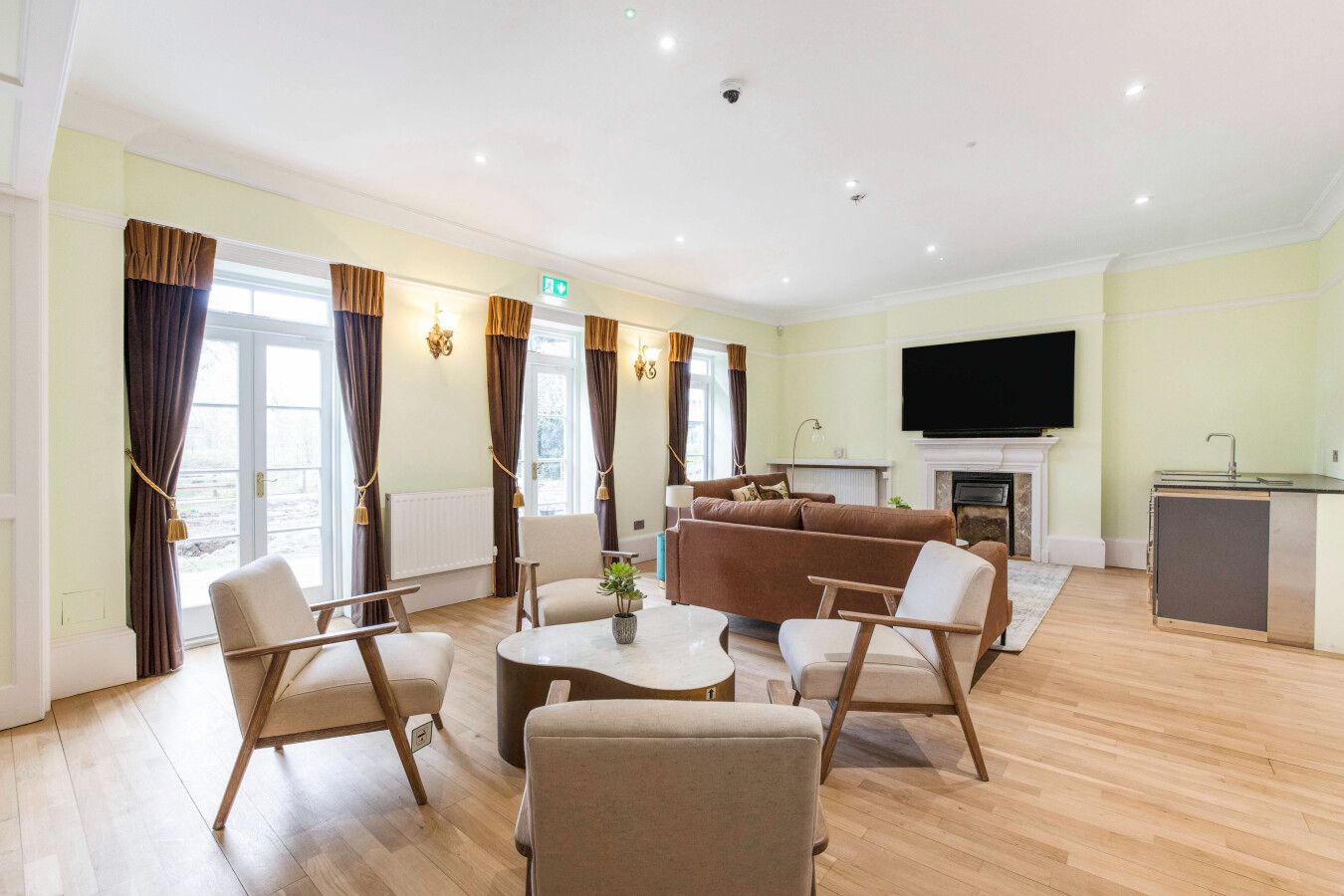 apartment flat/apartment To Let in South Mimms - COMMUNAL AREA